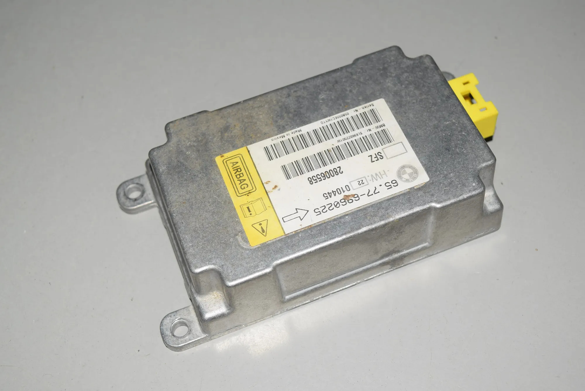 SRS Control Unit – OEM 6960225 · BMW 7 (E65, E66, E67) BMW 7 (E65, E66, E67) 2002
