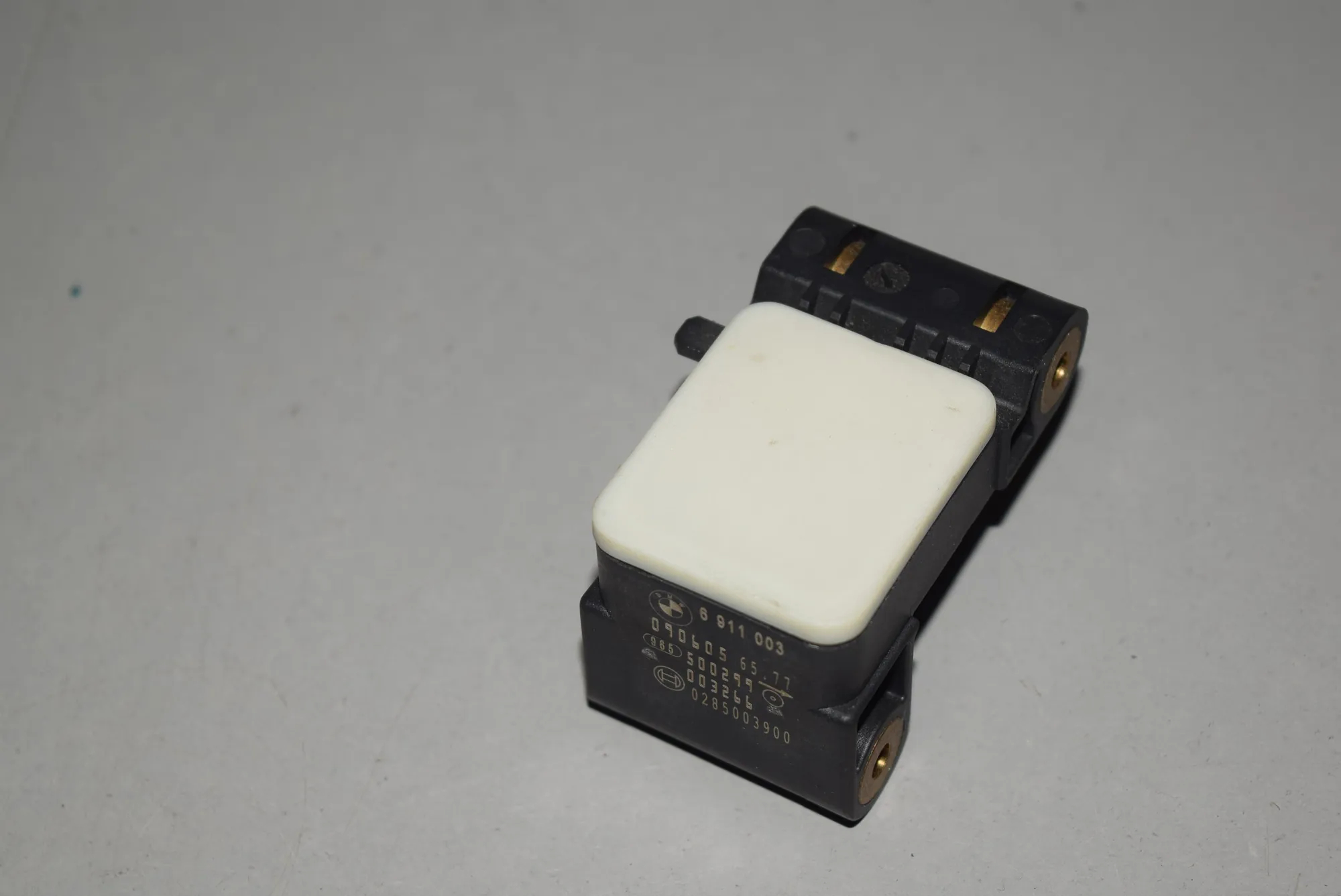 Other Control Units – OEM 6911003 · BMW 3 (E90) BMW 3 (E90) 320 d 2005