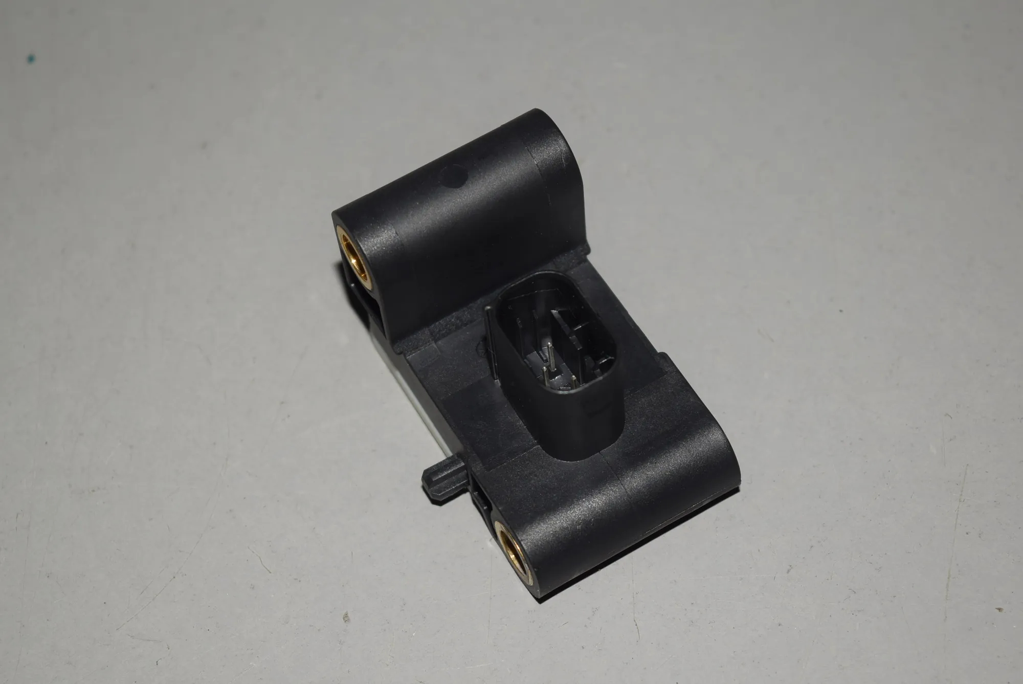Other Control Units – OEM 6911003 · BMW 3 (E90) BMW 3 (E90) 320 d 2005 – 2