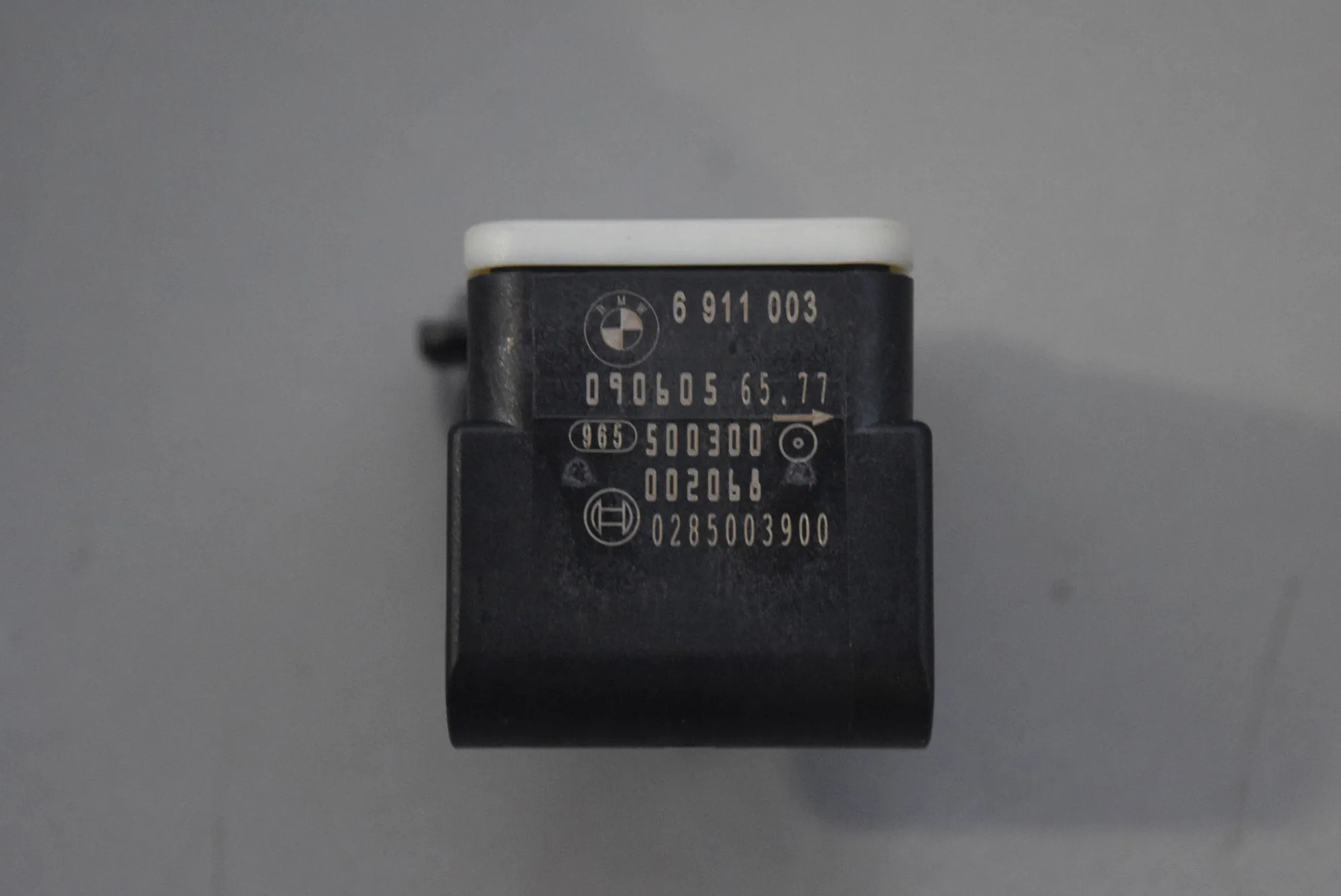 Other Control Units – OEM 6911003 · BMW 3 (E90) BMW 3 (E90) 320 d 2005 – 4