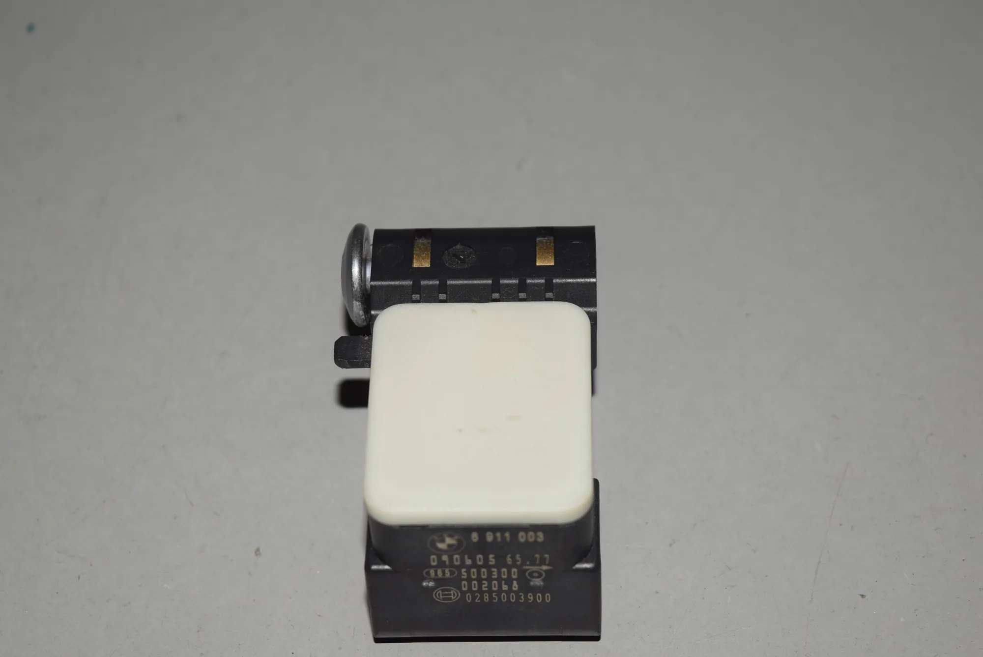 Other Control Units – OEM 6911003 · BMW 3 (E90) BMW 3 (E90) 320 d 2005 – 2