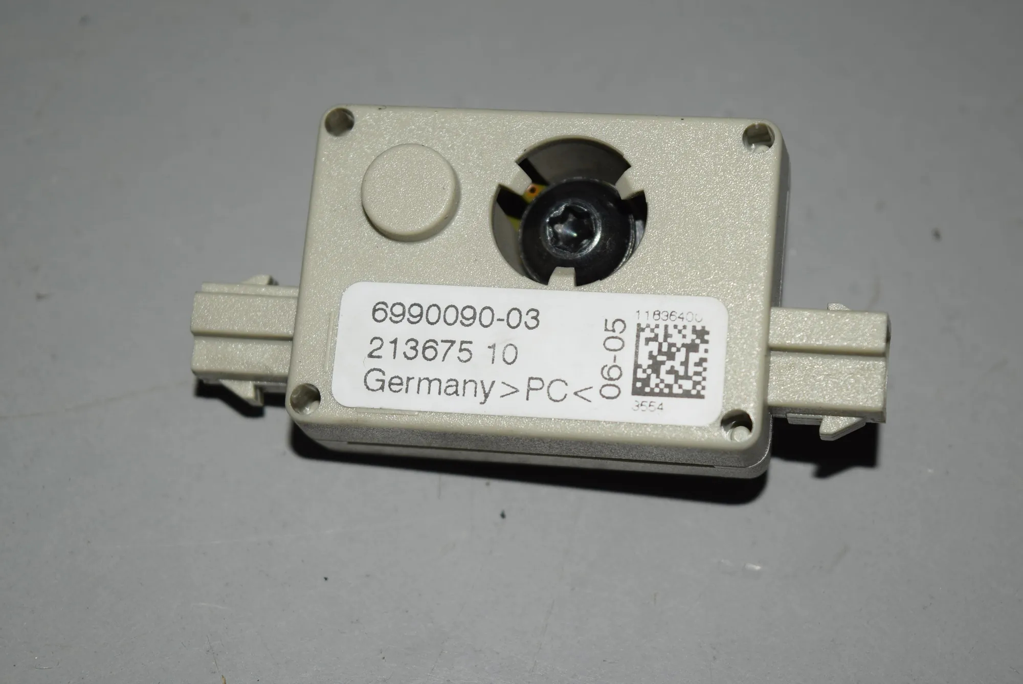 Antenna Amplifier – OEM 6990090 · BMW 3 (E90) BMW 3 (E90) 320 d 2005 – 2