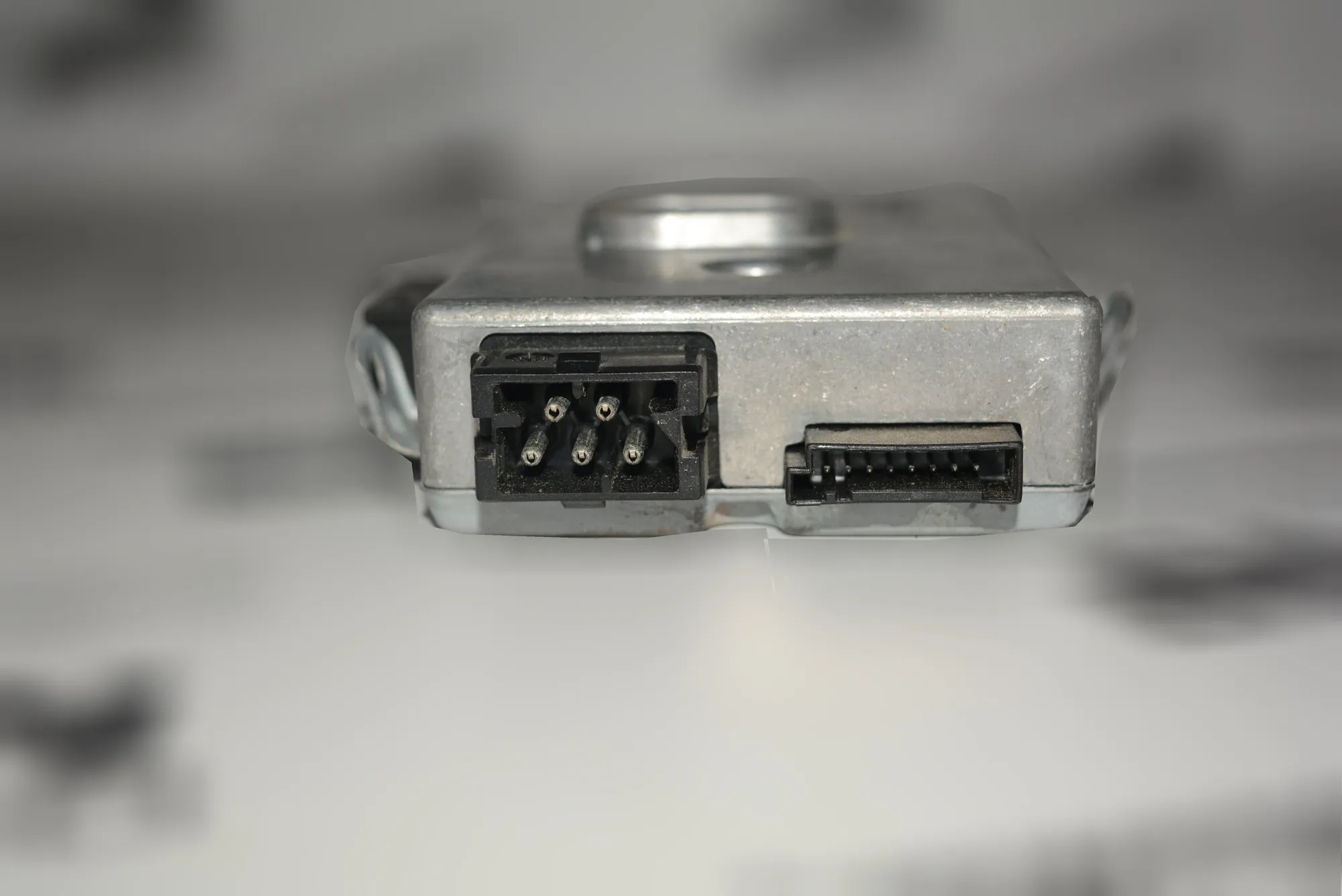 SRS Control Unit – OEM 6957759 · BMW 5 (E60) 530 d 2003