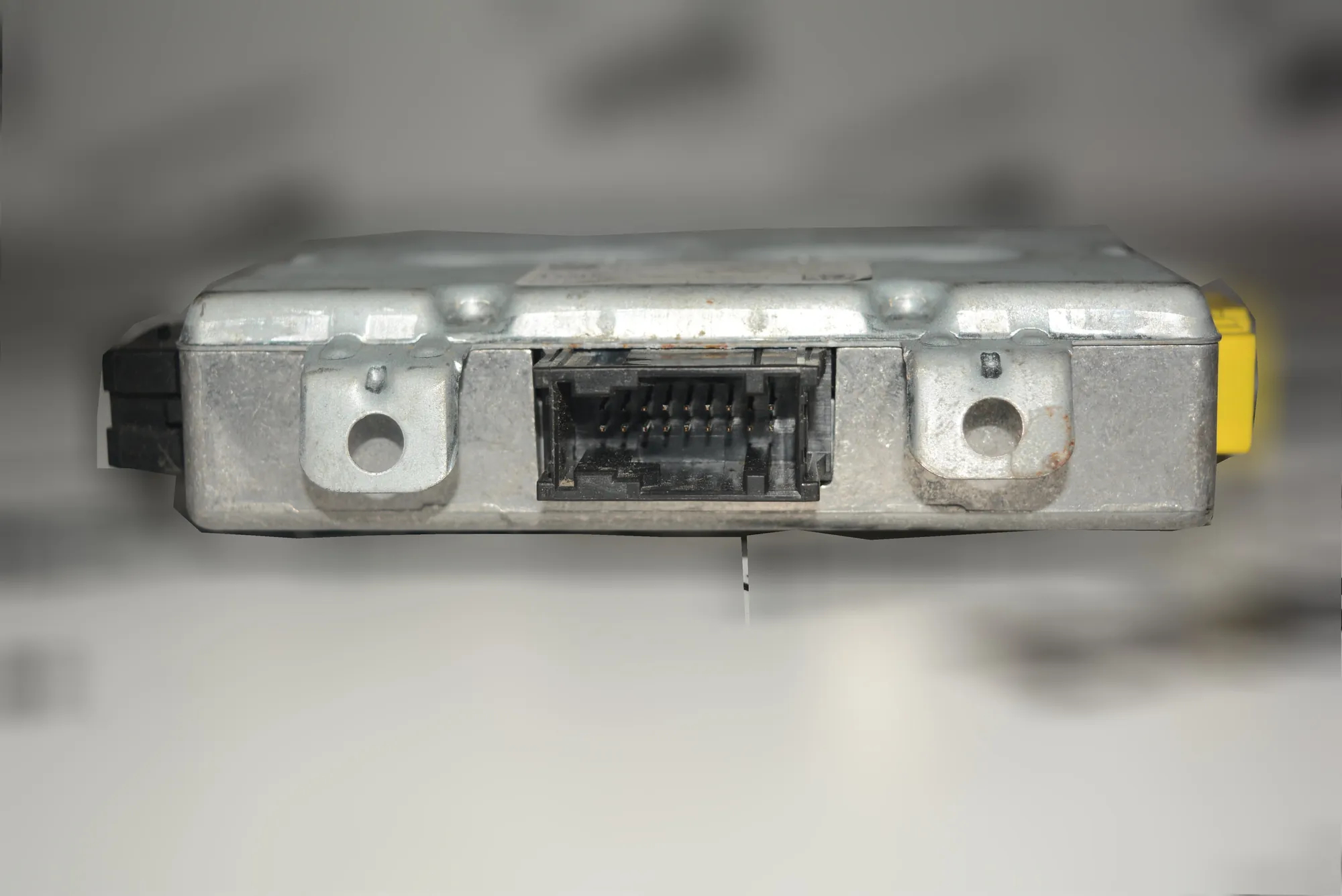 SRS Control Unit – OEM 6957759 · BMW 5 (E60) 530 d 2003 – 3