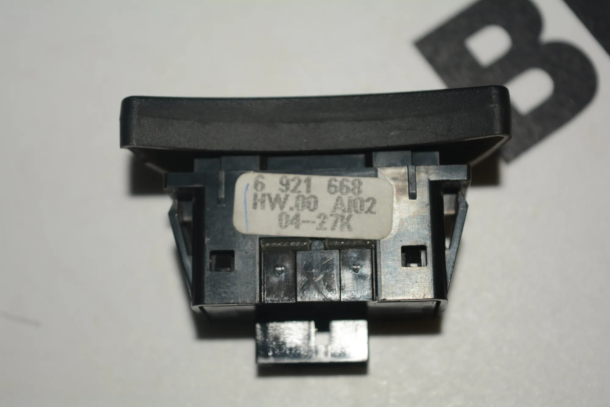 Switches – OEM 6921668 · BMW 5 (E60) 530 d 2003 – 2
