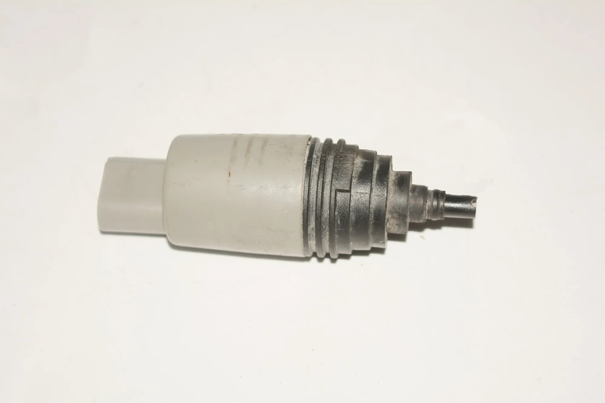 Washer Tank Motor – OEM 6934159 · BMW 5 (E60) 530 d 2003