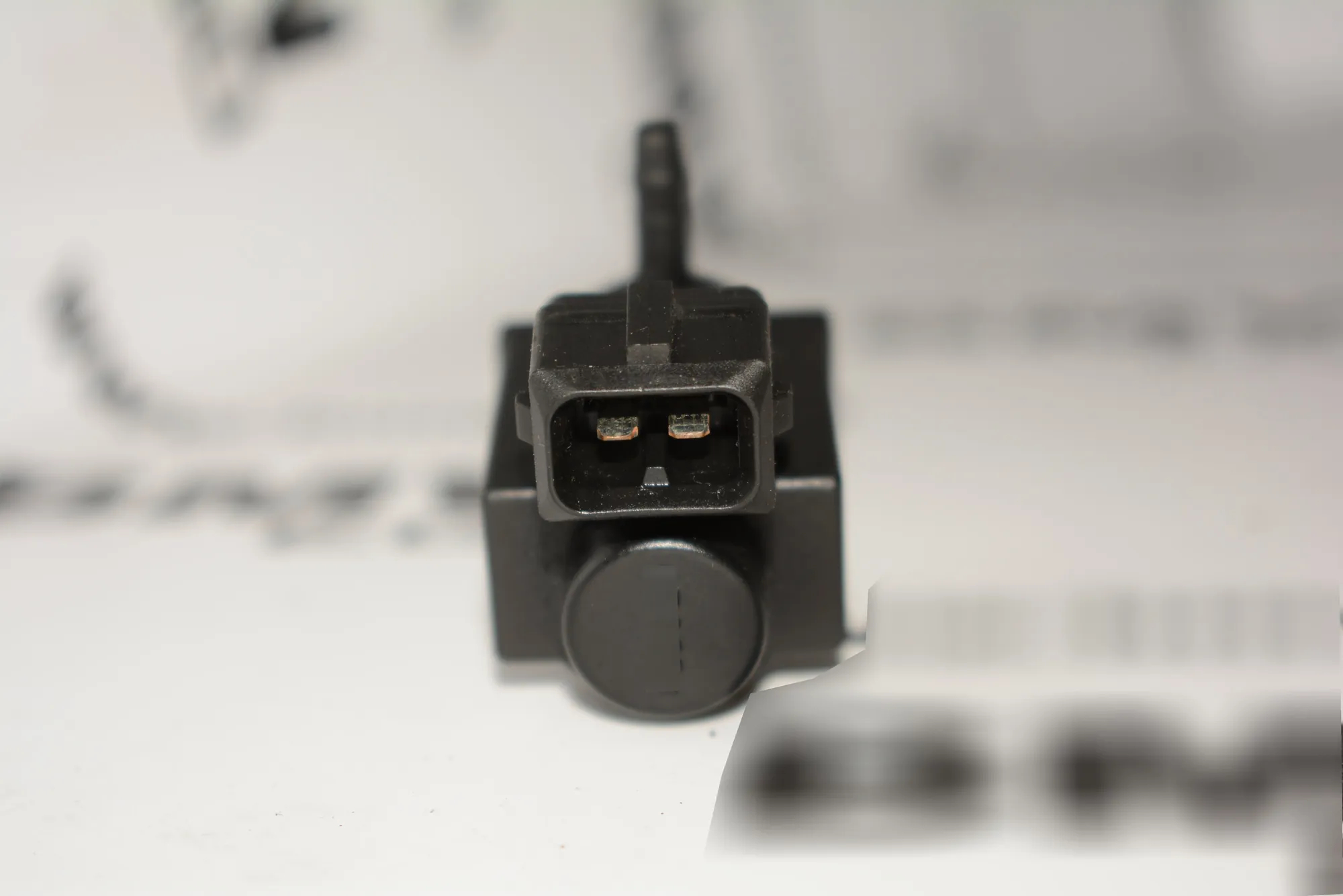 Solenoid Valve – OEM 1742712 · BMW 5 (E60) 530 d 2003 – 4