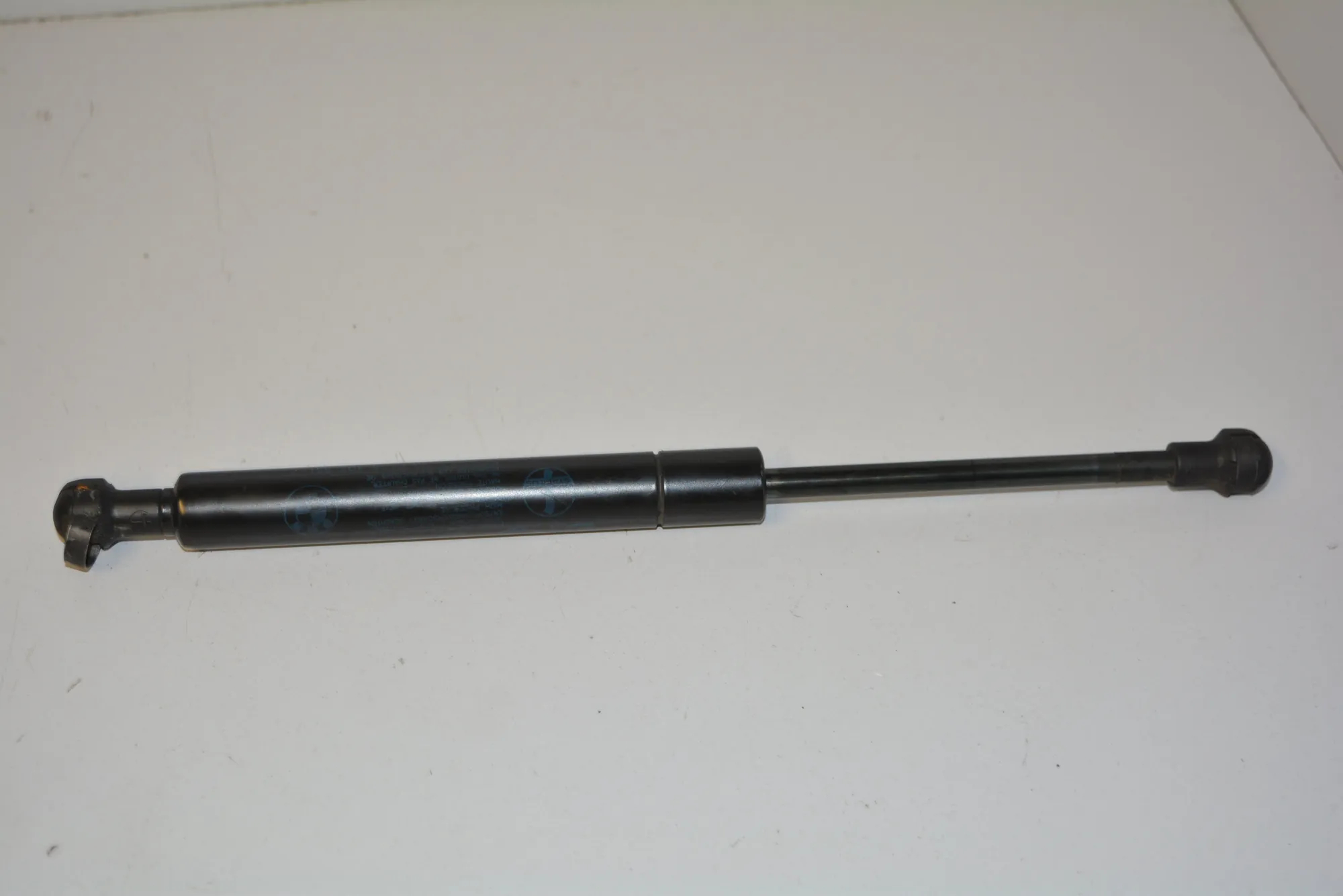 Front Left Bonnet Strut – OEM 8402551 · BMW X5 (E53) 4.4 i 2002
