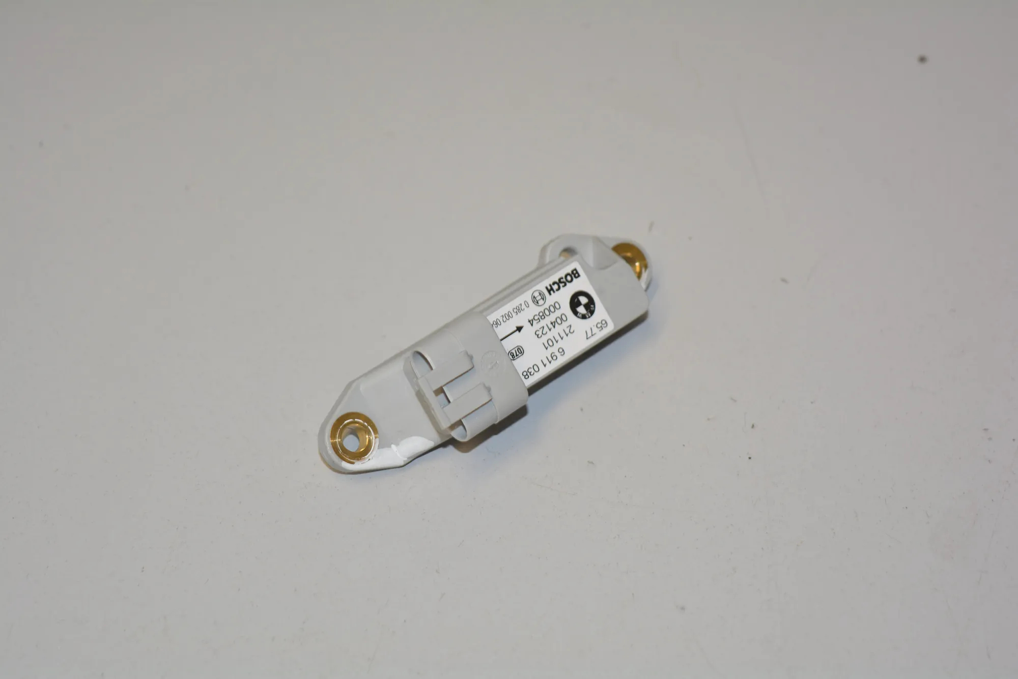 Front Left Impact Sensor – OEM 6911038 · BMW X5 (E53) 4.4 i 2002