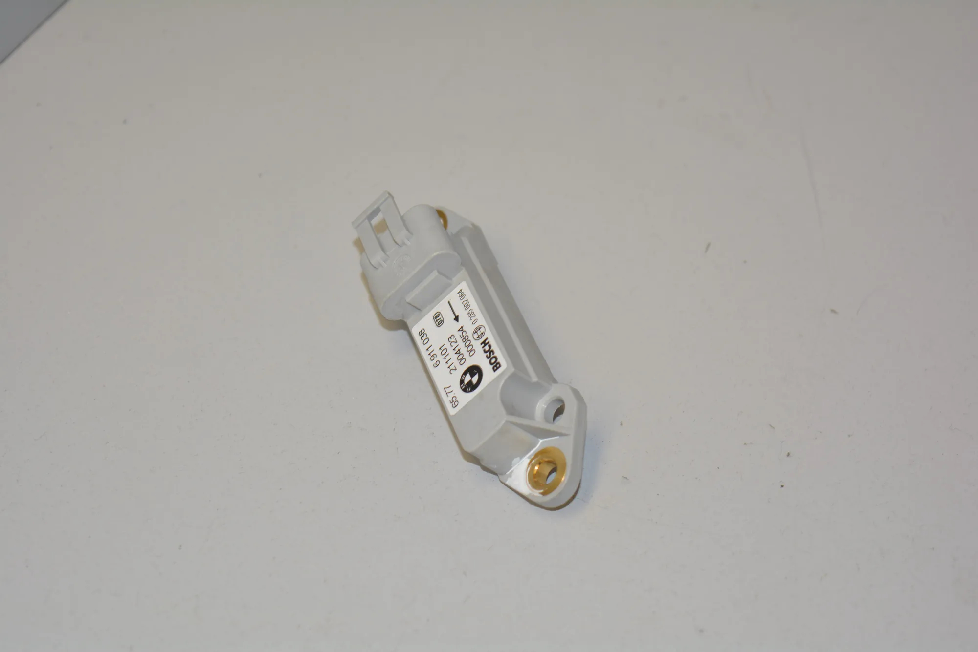 Front Left Impact Sensor – OEM 6911038 · BMW X5 (E53) 4.4 i 2002 – 2