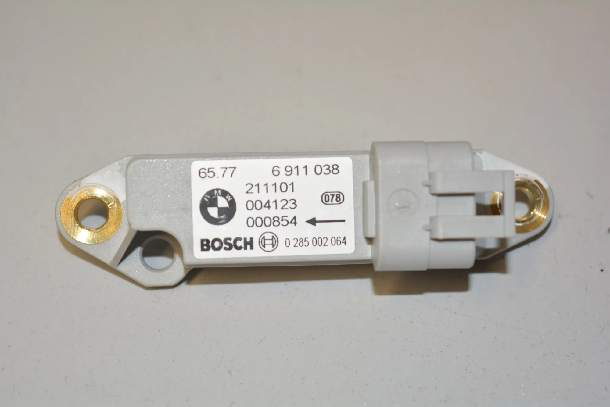 Front Left Impact Sensor – OEM 6911038 · BMW X5 (E53) 4.4 i 2002 – 5