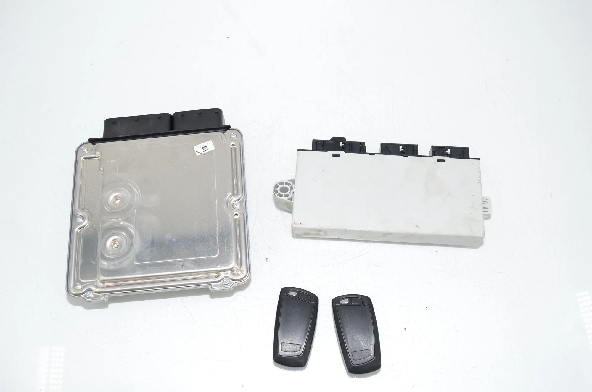 Engine Ignition ECU Set – OEM 8518479 · BMW 5 Touring (F11) 530 d xDrive 2012 – 7