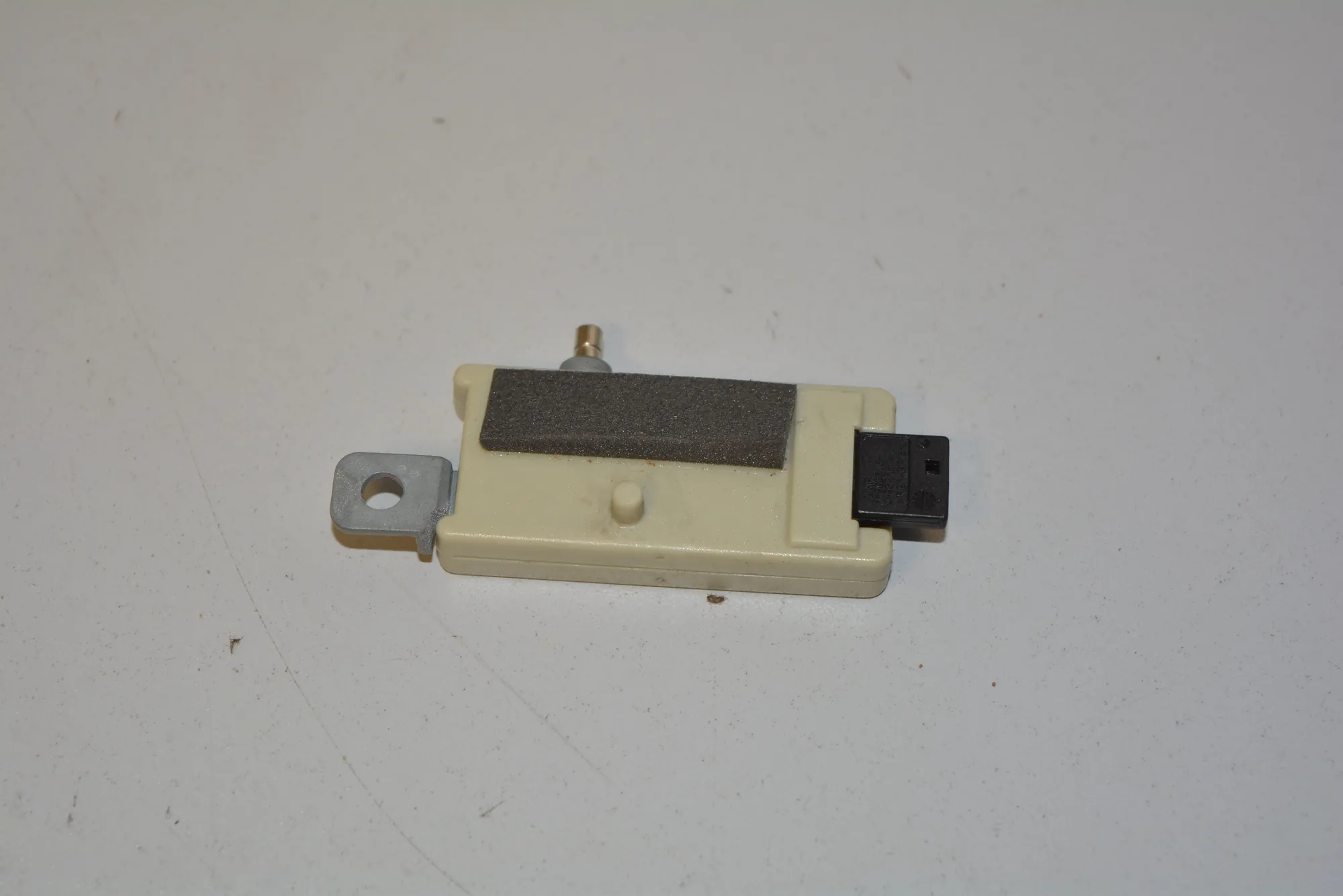 Antenna – OEM 8377658 · BMW X5 (E53) 4.4 i 2002 – 4