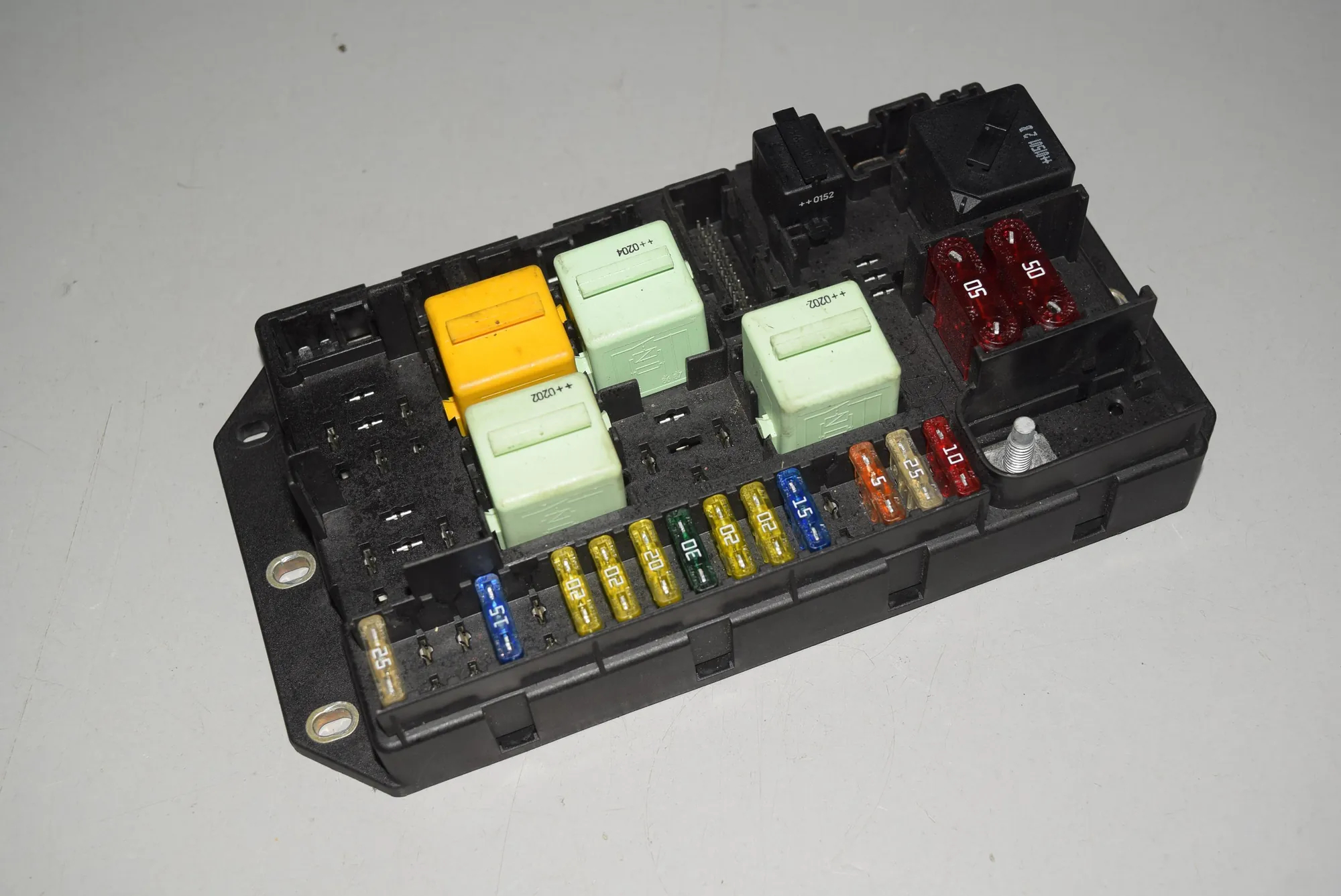 Fuse Box – OEM 518776109 · LAND ROVER RANGE ROVER III (L322) LAND ROVER RANGE ROVER III (L322) 4.4 4x4 2002 – 2