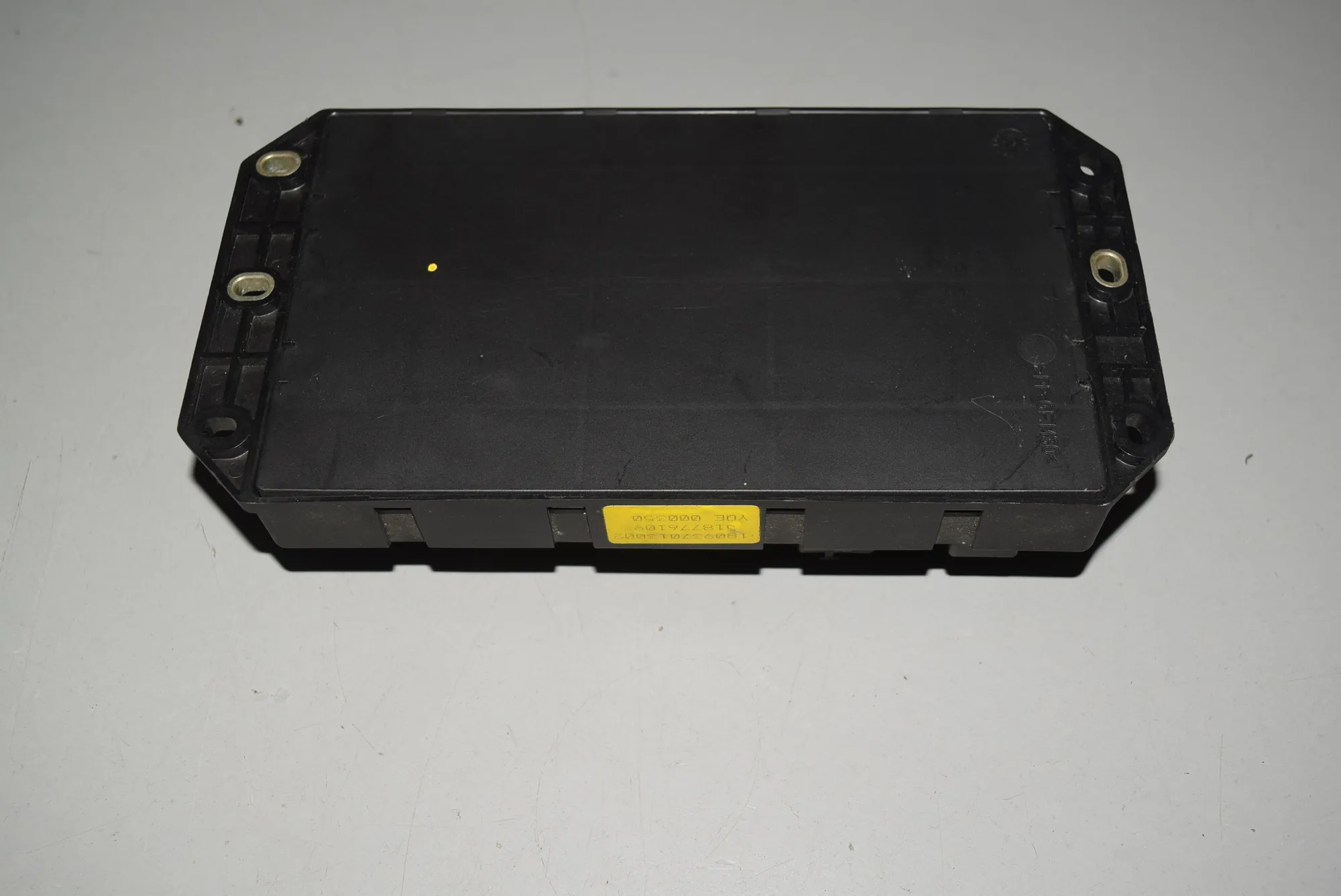 Fuse Box – OEM 518776109 · LAND ROVER RANGE ROVER III (L322) LAND ROVER RANGE ROVER III (L322) 4.4 4x4 2002 – 3