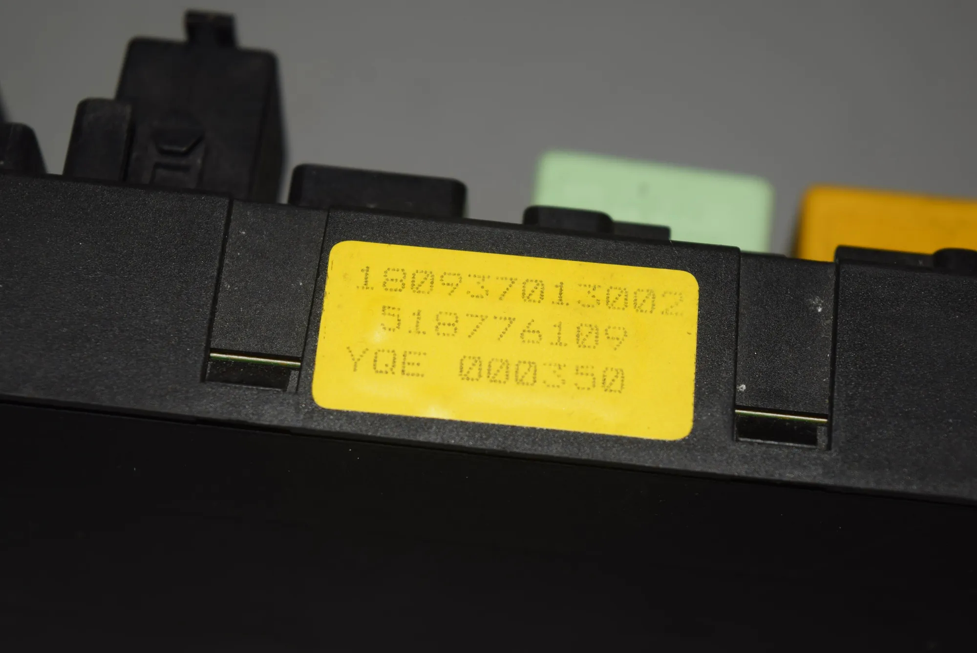 Fuse Box – OEM 518776109 · LAND ROVER RANGE ROVER III (L322) LAND ROVER RANGE ROVER III (L322) 4.4 4x4 2002 – 4