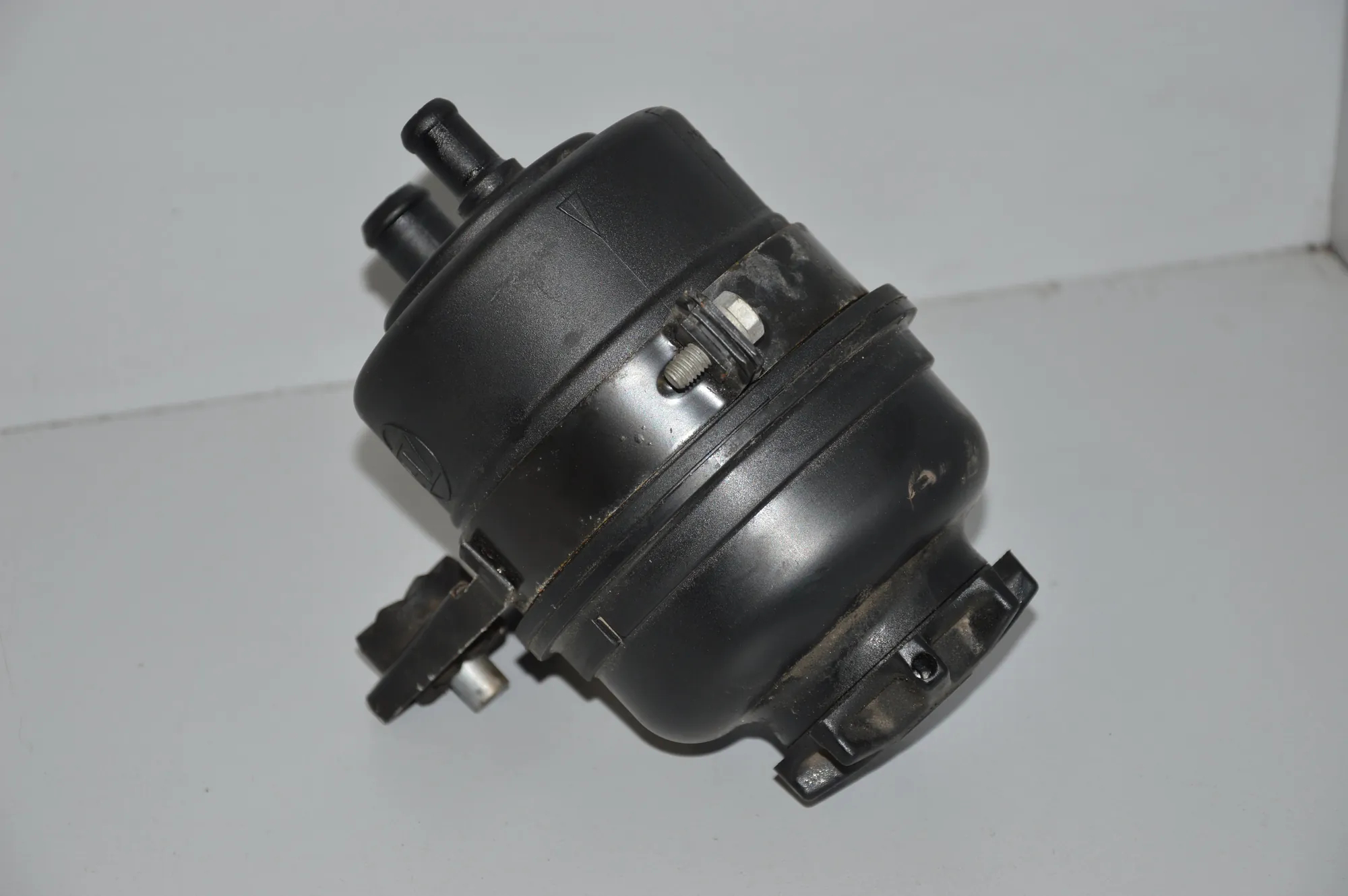 Power Steering Pump Tank – OEM 1097164 · BMW 3 (E90) 318 i 2006 – 3