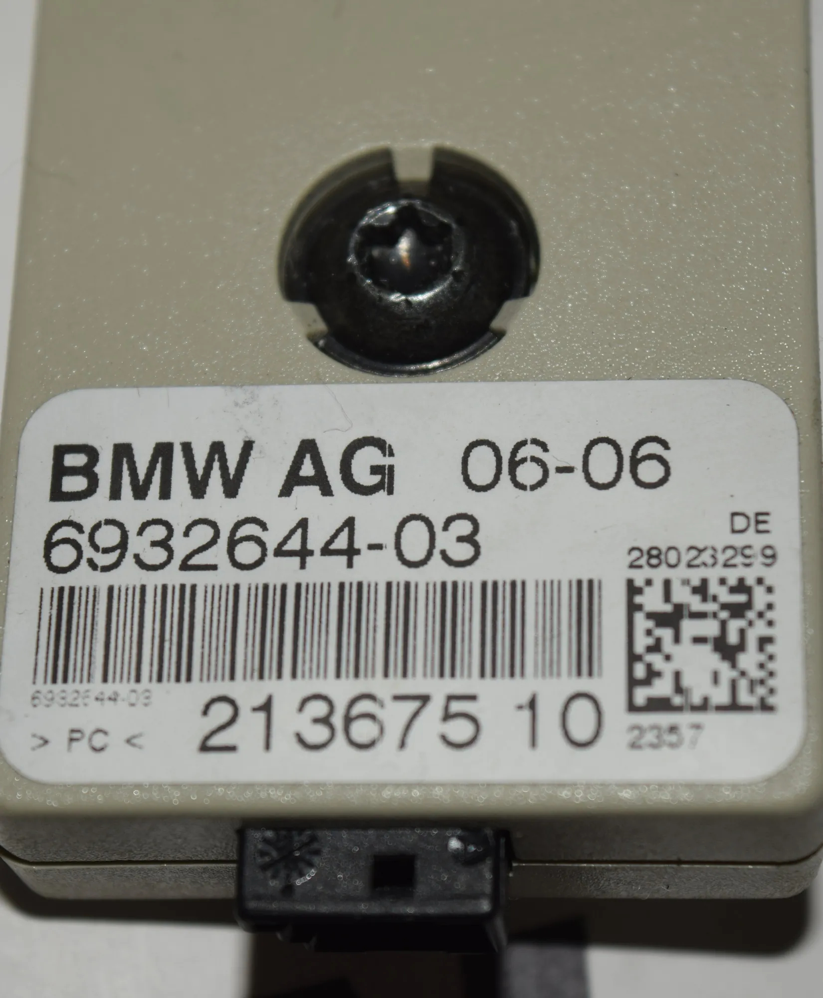 Antenna Amplifier – OEM 6932644 · BMW 3 (E90) 318 i 2006 – 3