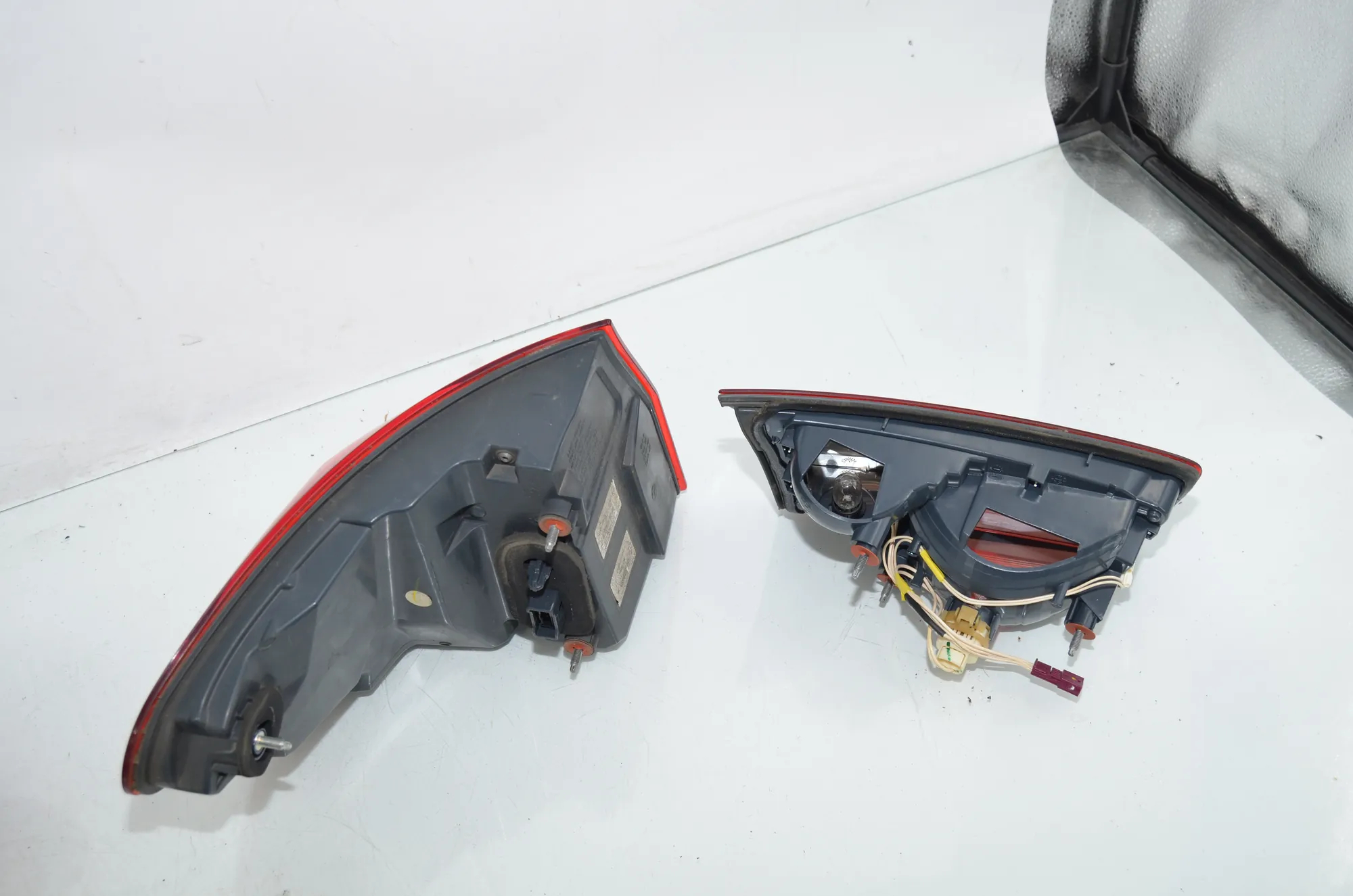 Rear Tail Light Set – OEM 7203227 · BMW 5 Touring (F11) 530 d xDrive 2012 – 7