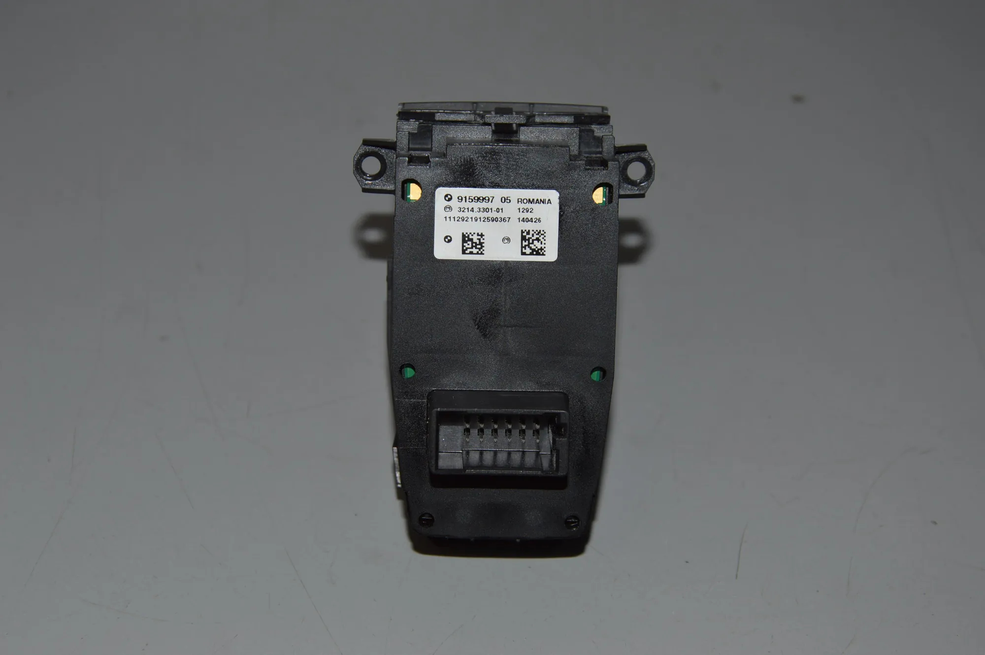 Handbrake Button – OEM 9159997 · BMW 7 (F01, F02) BMW 7 (F01, F02) 730 d 2011 – 3