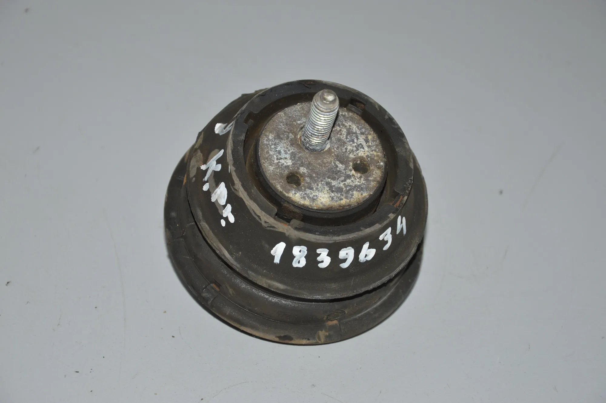 Left Side Engine Mount – OEM 6754608 · BMW 5 Touring (E39) 530 i 2002
