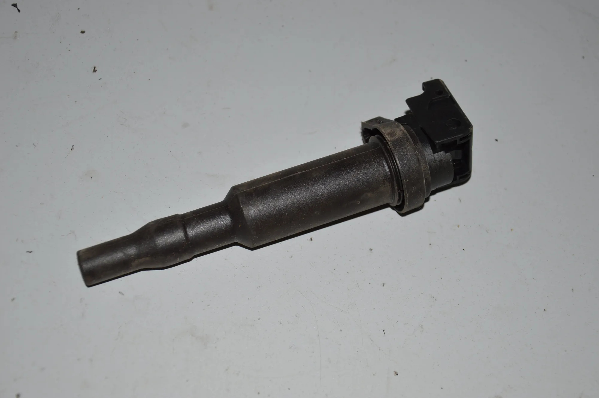 High Voltage Ignition Coil – OEM BOSCH0221504464 · BMW 5 Touring (E39) 530 i 2002 – 2