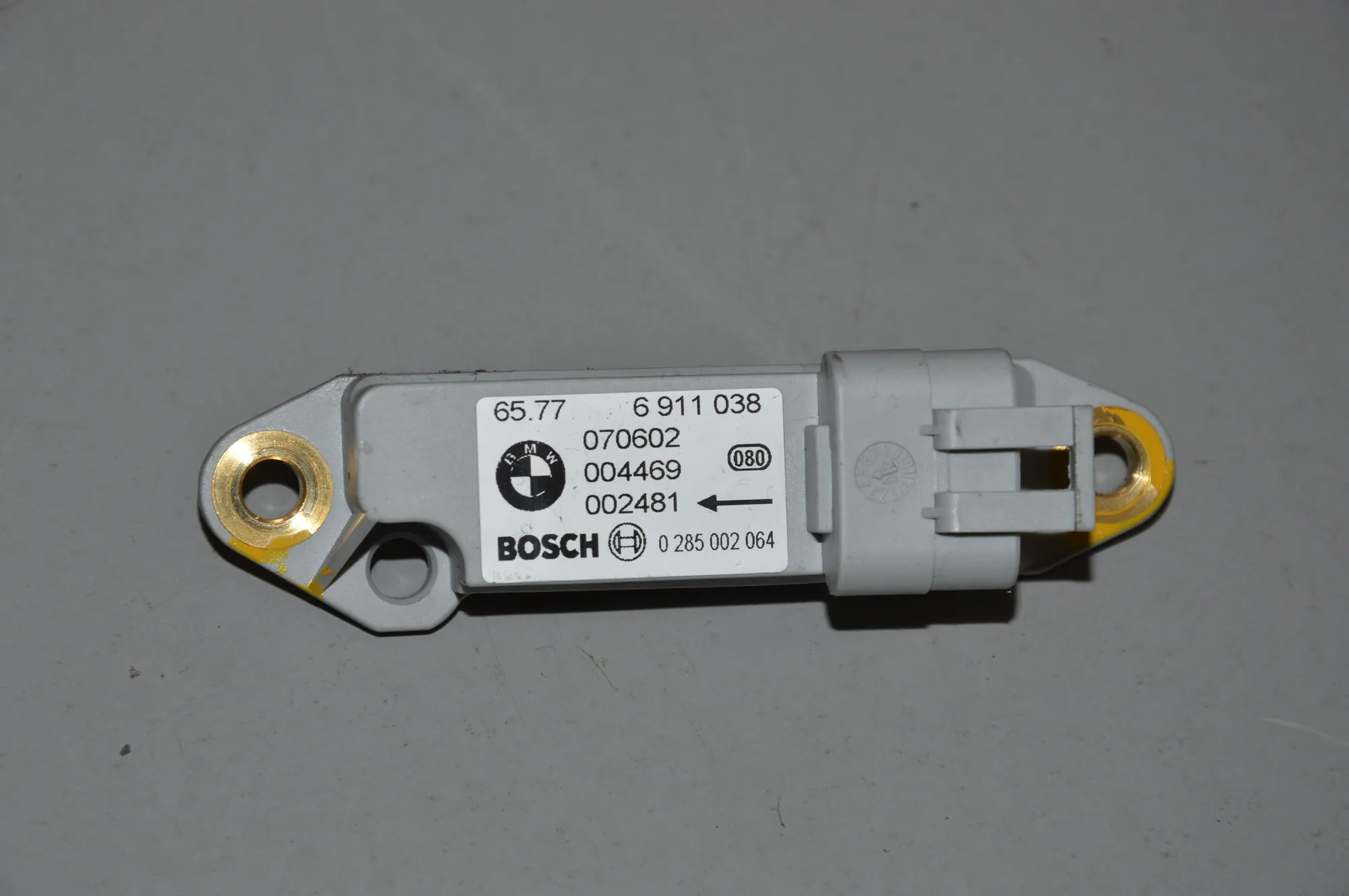 Right Side Impact Sensor – OEM 6911038 · BMW X5 (E53) 4.6 is 2002 – 2