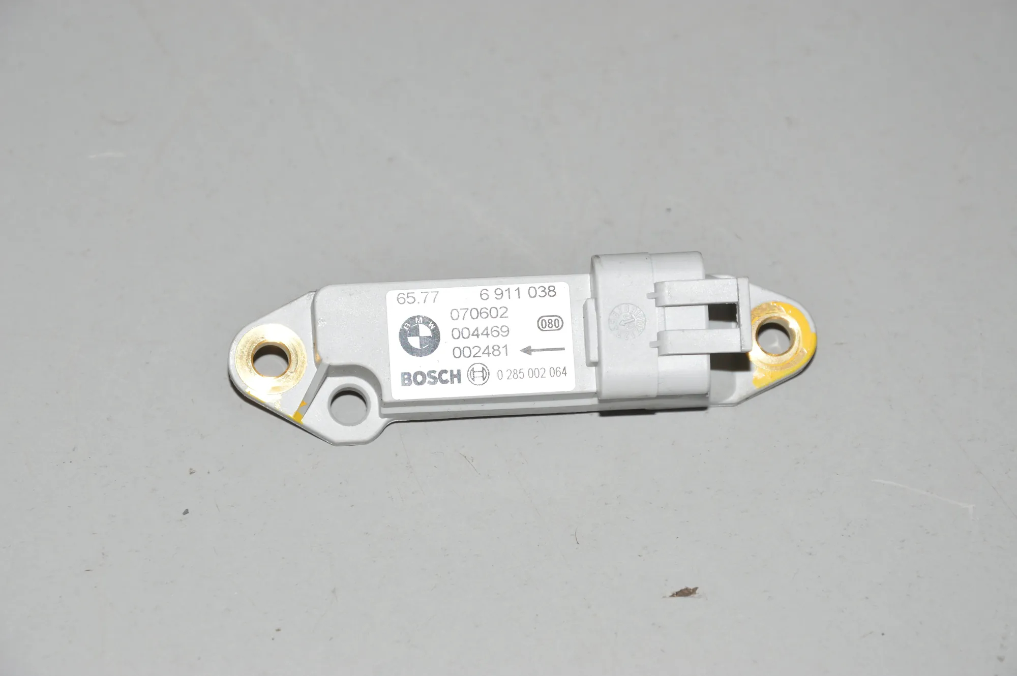 Right Side Impact Sensor – OEM 6911038 · BMW X5 (E53) 4.6 is 2002