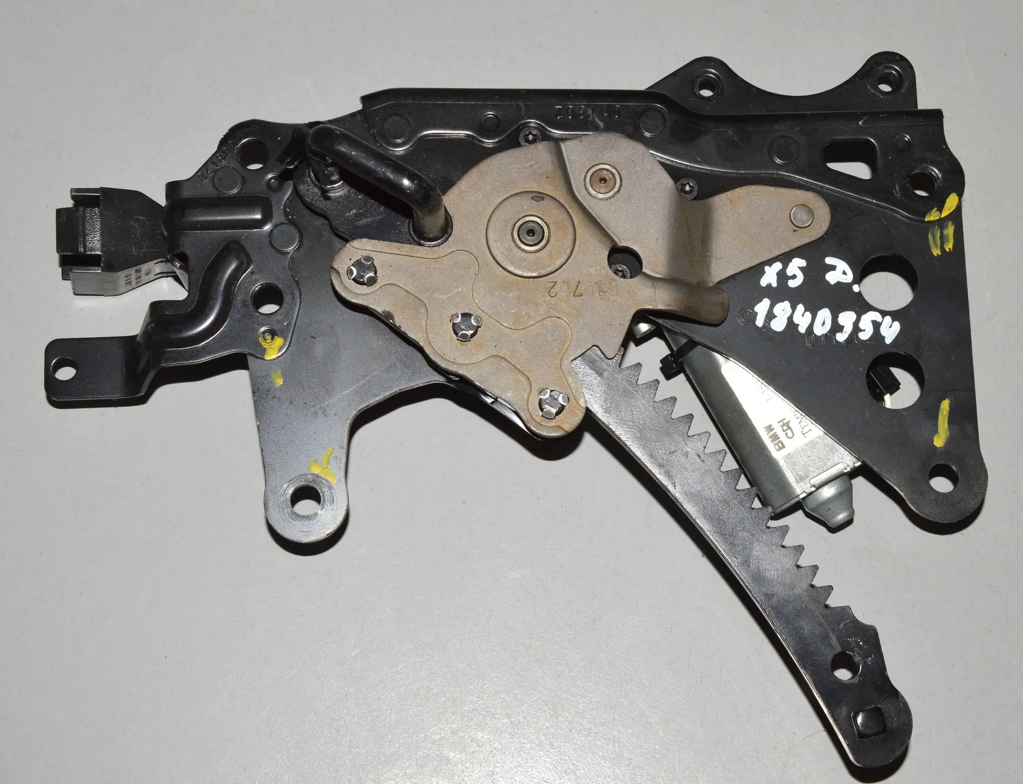 Front Right Seat Control Motor – OEM 8258746 · BMW X5 (E53) 4.6 is 2002