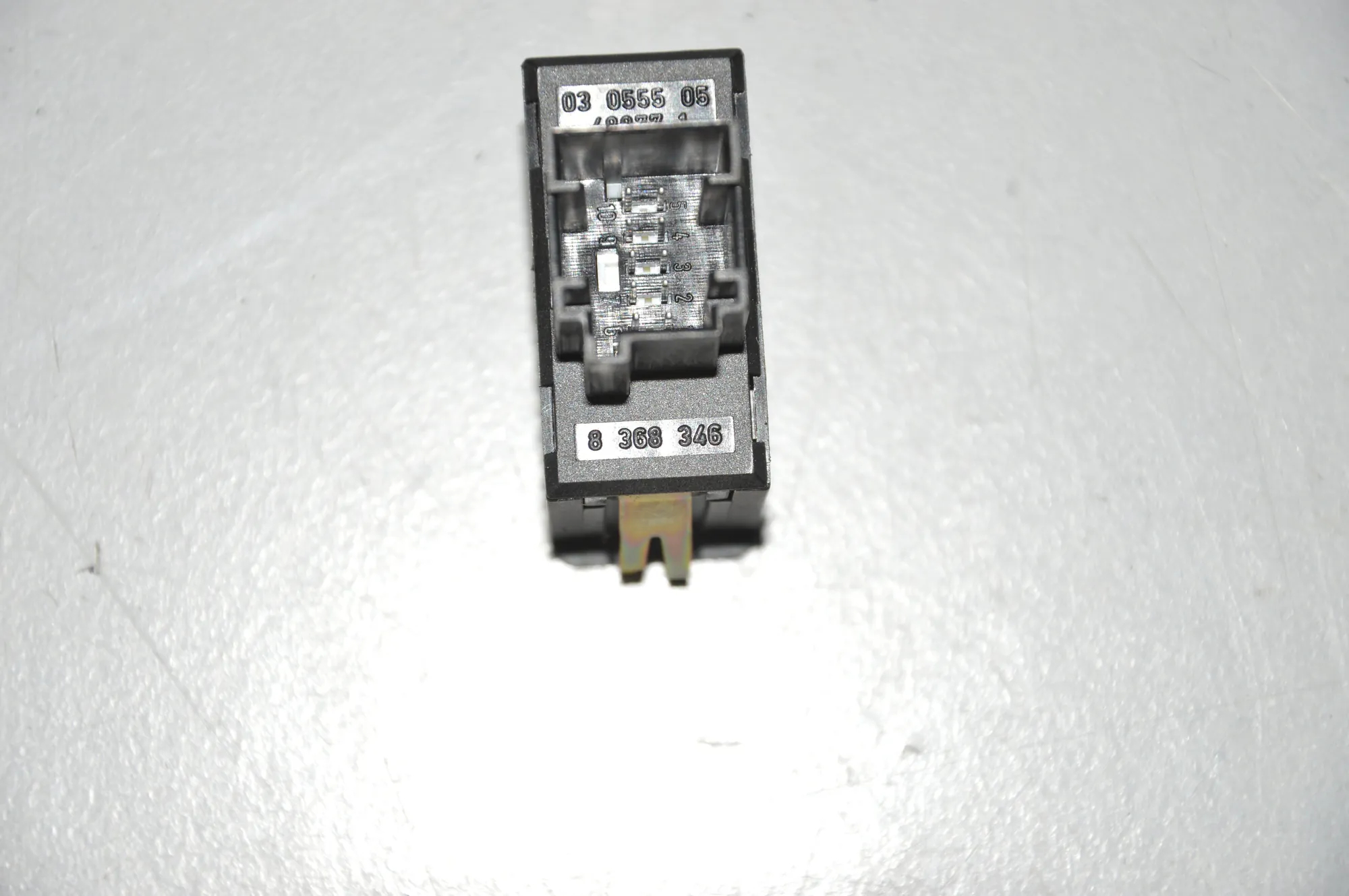 USB/AUX-In Socket Port – OEM 8368346 · BMW X5 (E53) 4.6 is 2002 – 3