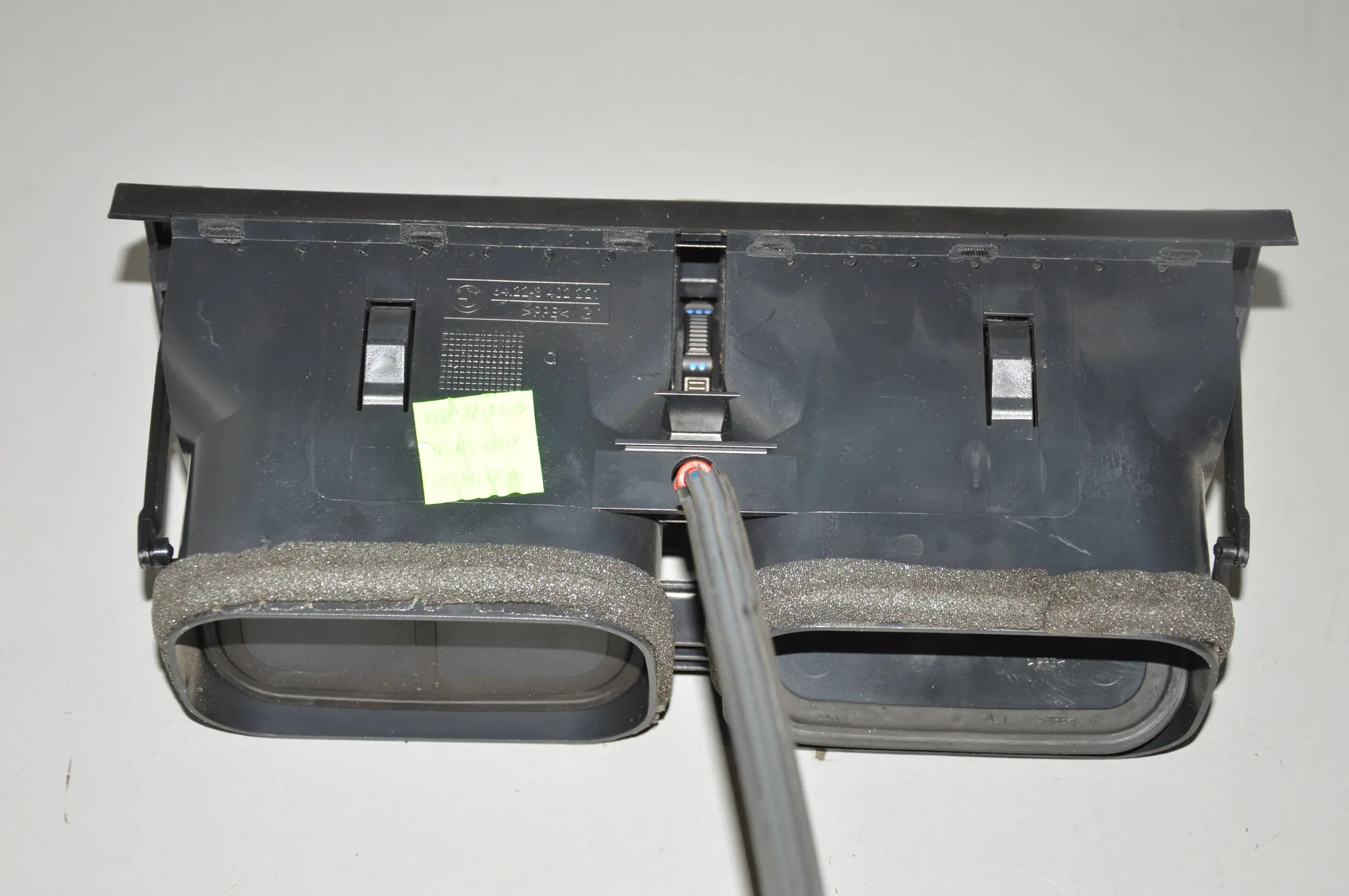 Dashboard Air Vents – OEM 8402221 · BMW X5 (E53) 4.6 is 2002 – 3