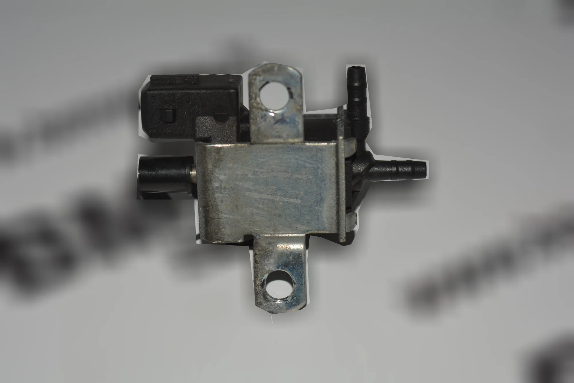 Solenoid Valve – OEM 1742711 · BMW X5 (E53) 4.6 is 2002 – 3