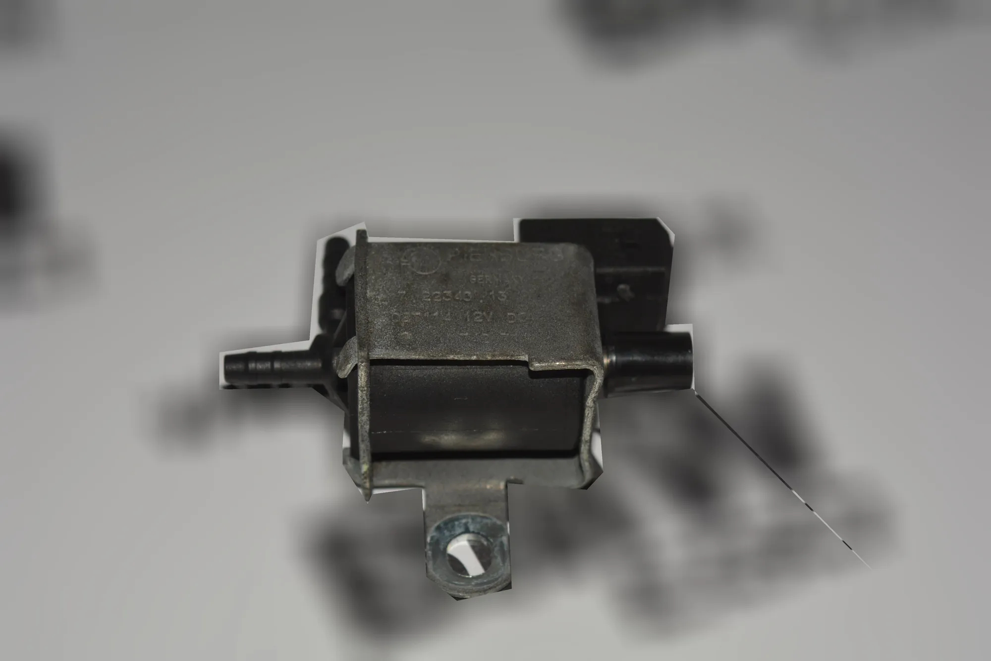 Solenoid Valve – OEM 1742711 · BMW X5 (E53) 4.6 is 2002
