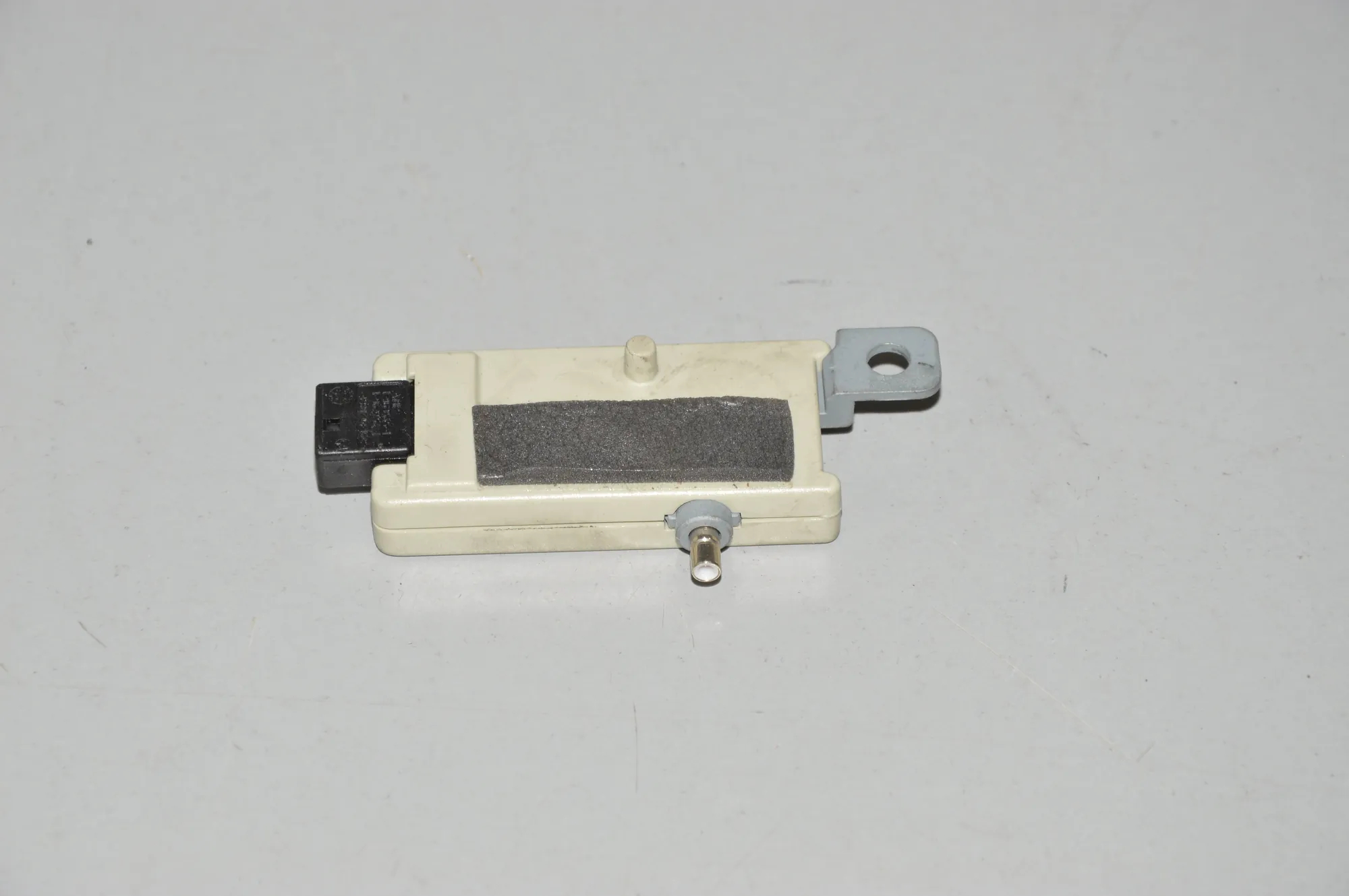 Antenna – OEM 8377658 · BMW X5 (E53) 4.6 is 2002 – 2