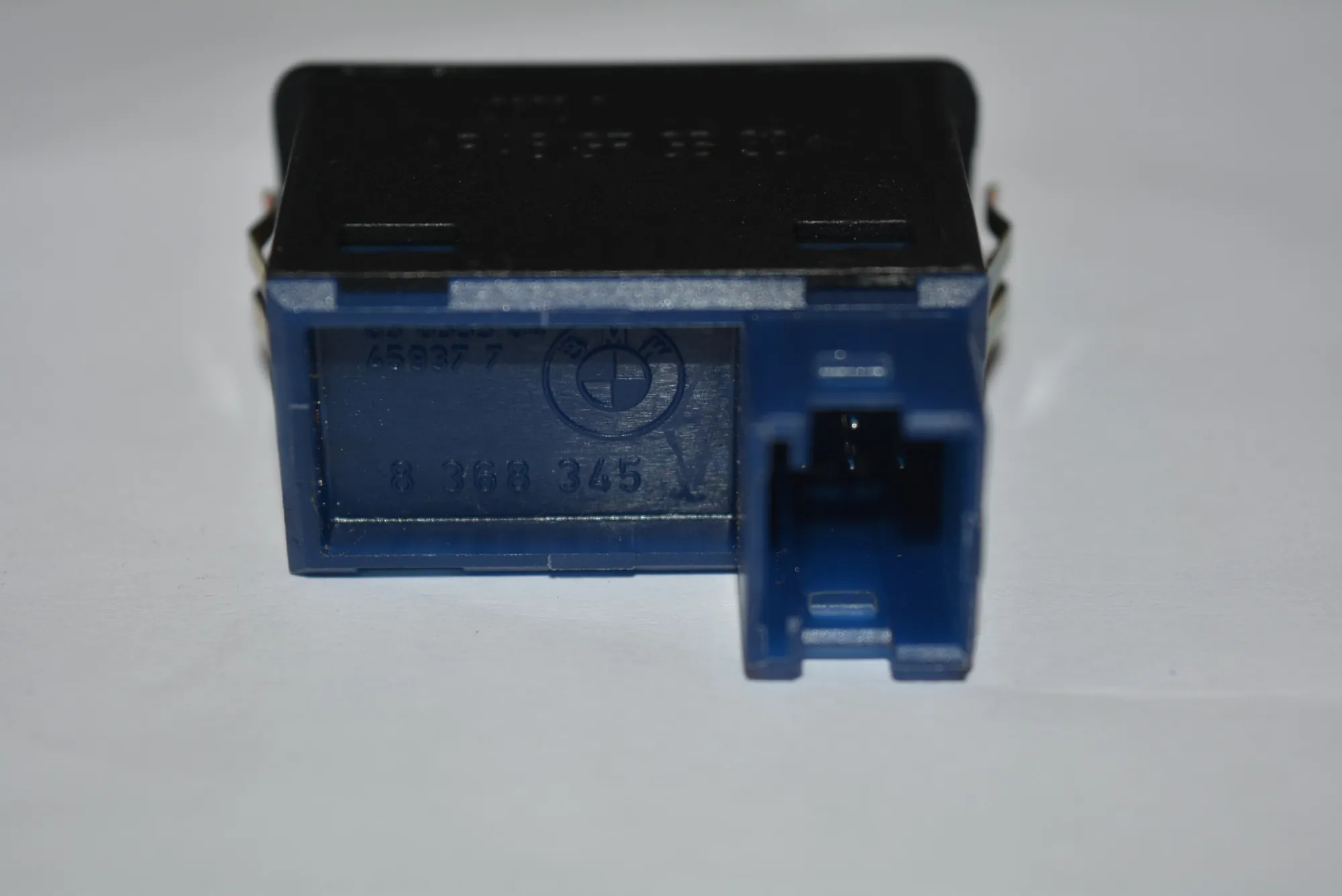 Other Control Units – OEM 8368345 · BMW 7 (E38) 728 i, iL 2001 – 2