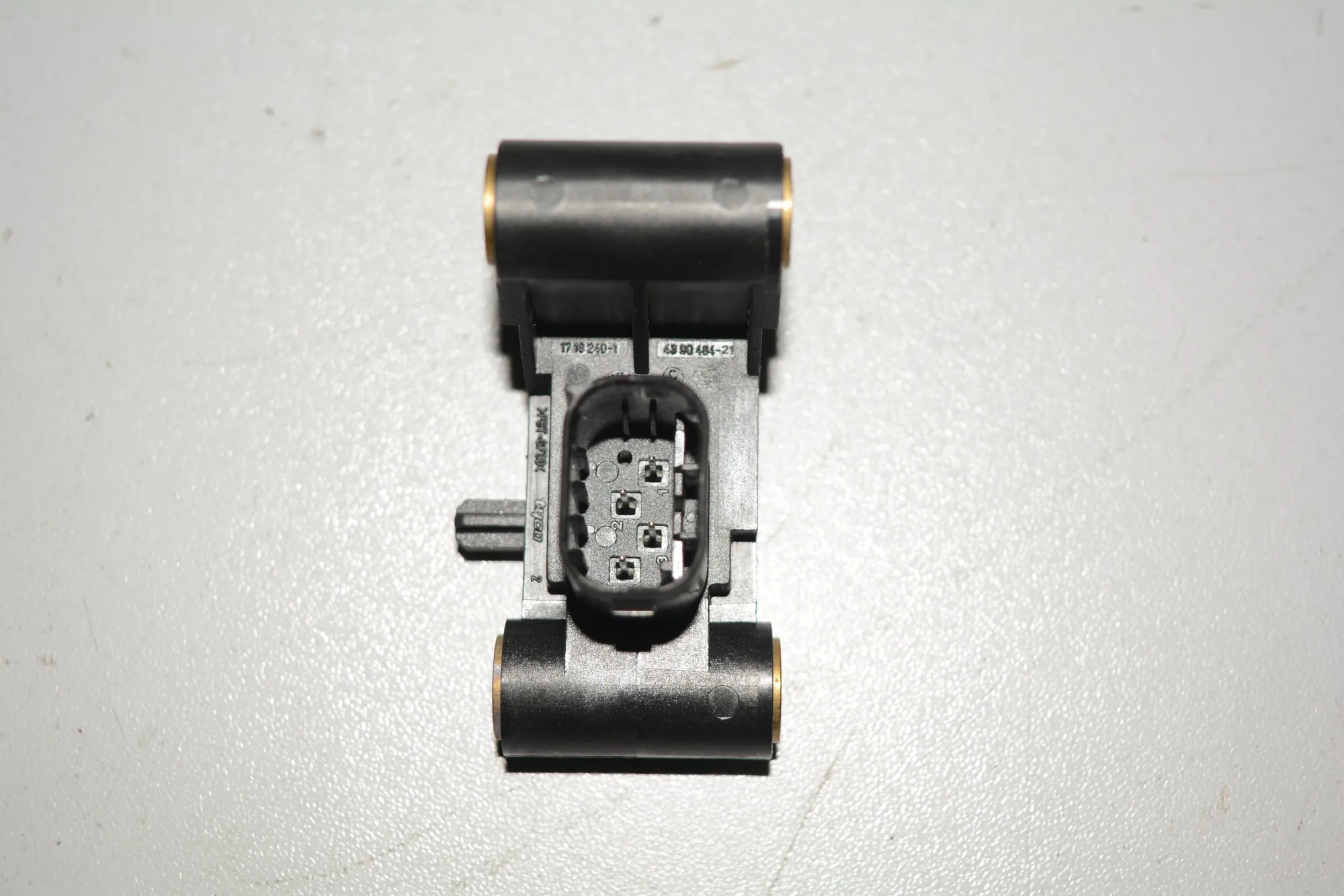 Left Side Impact Sensor – OEM 6977398 · BMW 5 Touring (E61) 530 d 2006 – 3