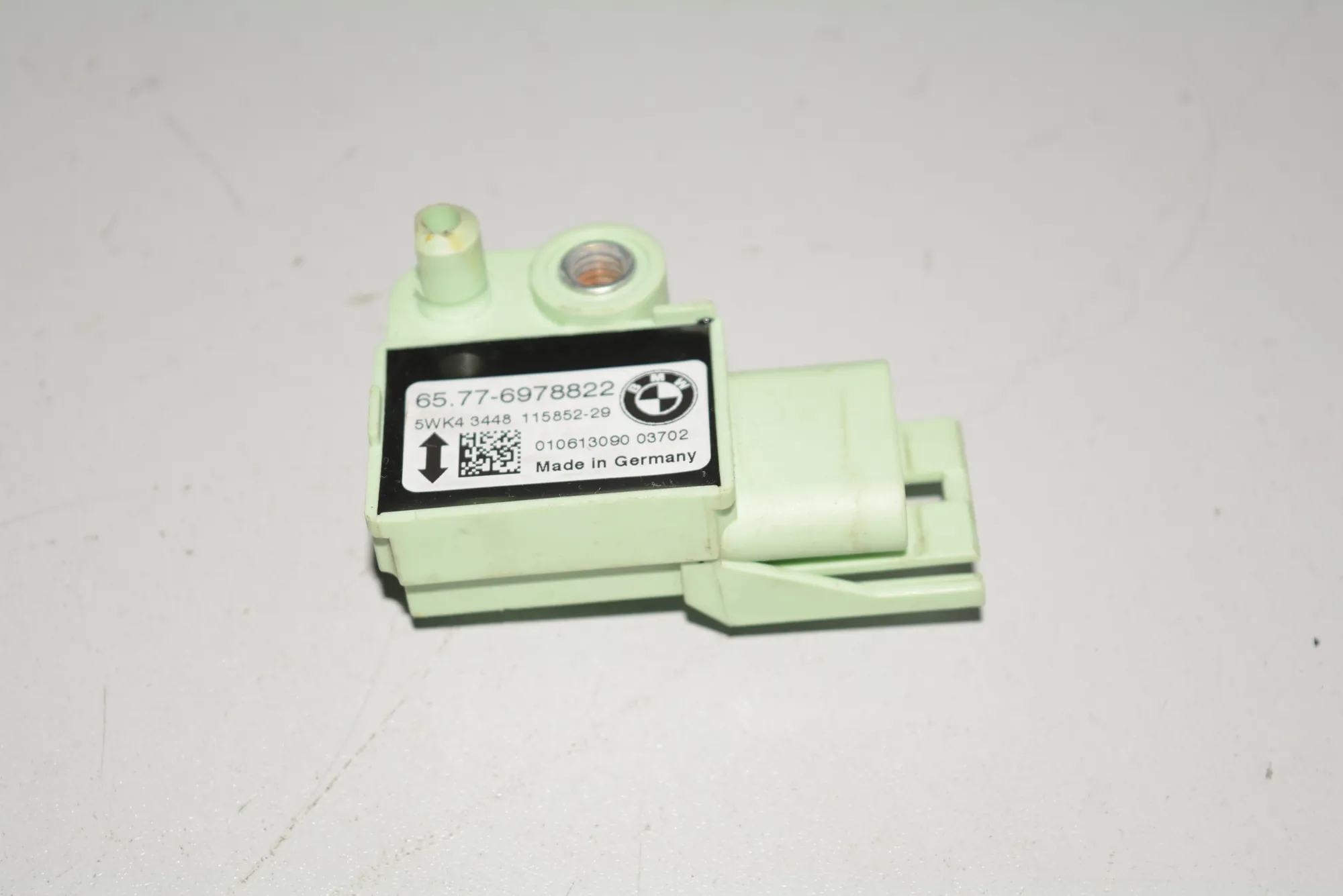 Front Right Impact Sensor – OEM 6978822 · BMW 5 Touring (E61) 530 d 2006