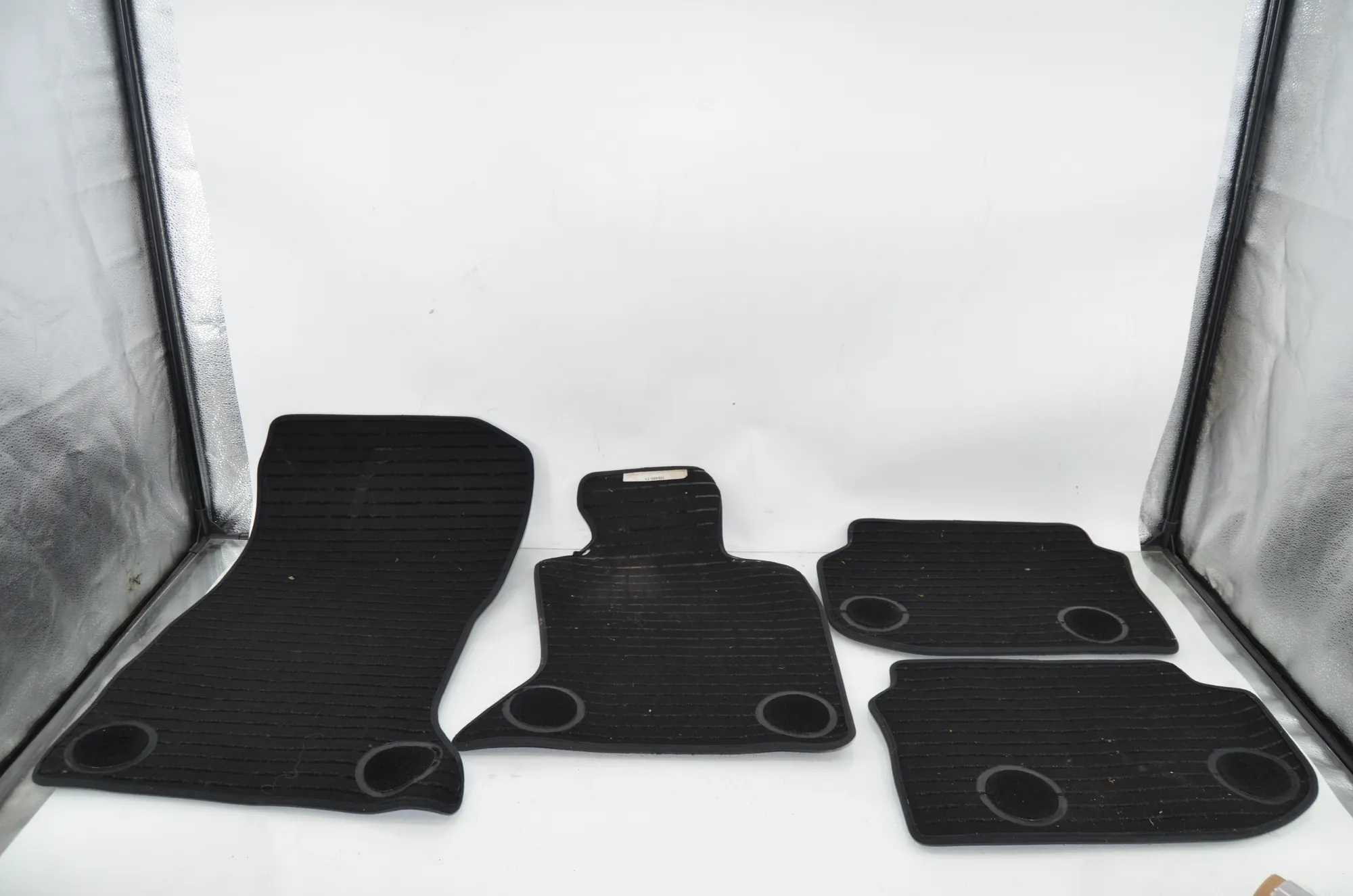 Floor Mat Set – OEM 7220450 · BMW 5 Touring (F11) 530 d xDrive 2012 – 4