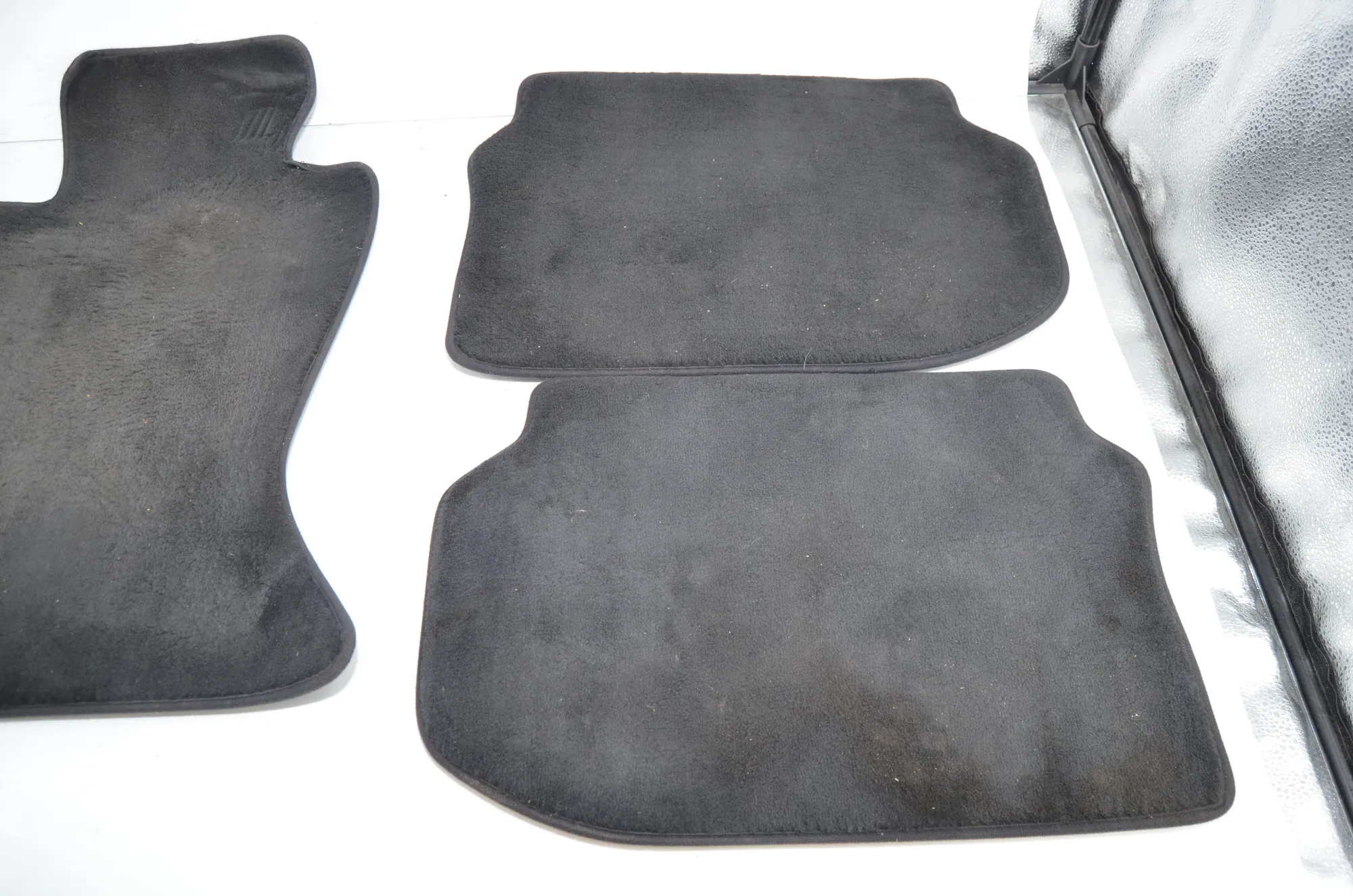 Floor Mat Set – OEM 7220450 · BMW 5 Touring (F11) 530 d xDrive 2012 – 3