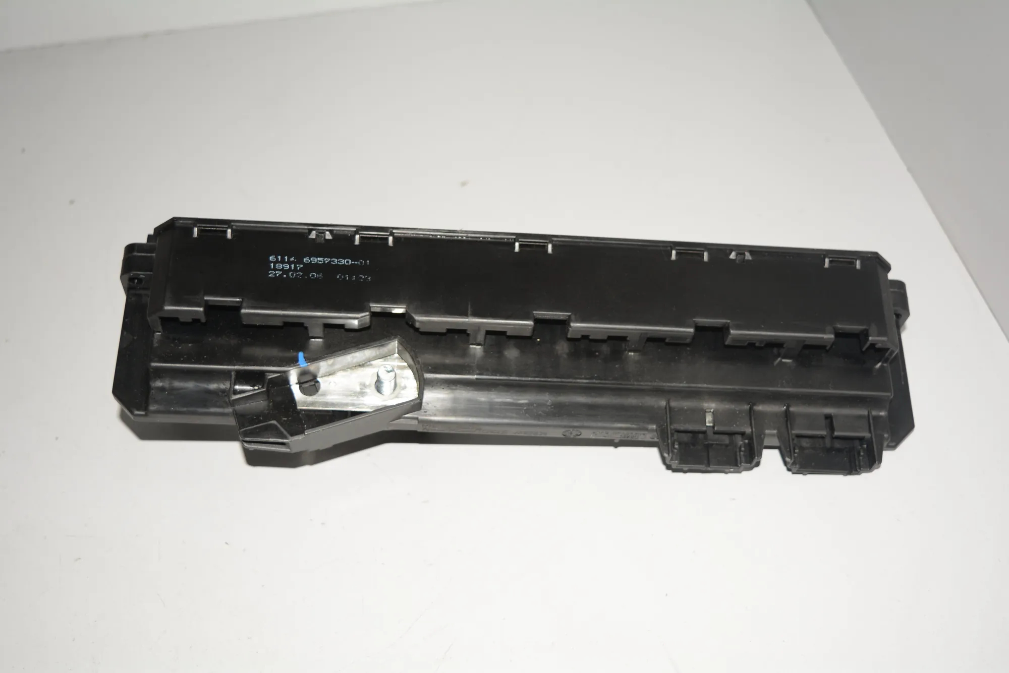 Fuse Box – OEM 6957330 · BMW 5 Touring (E61) 530 d 2006 – 4
