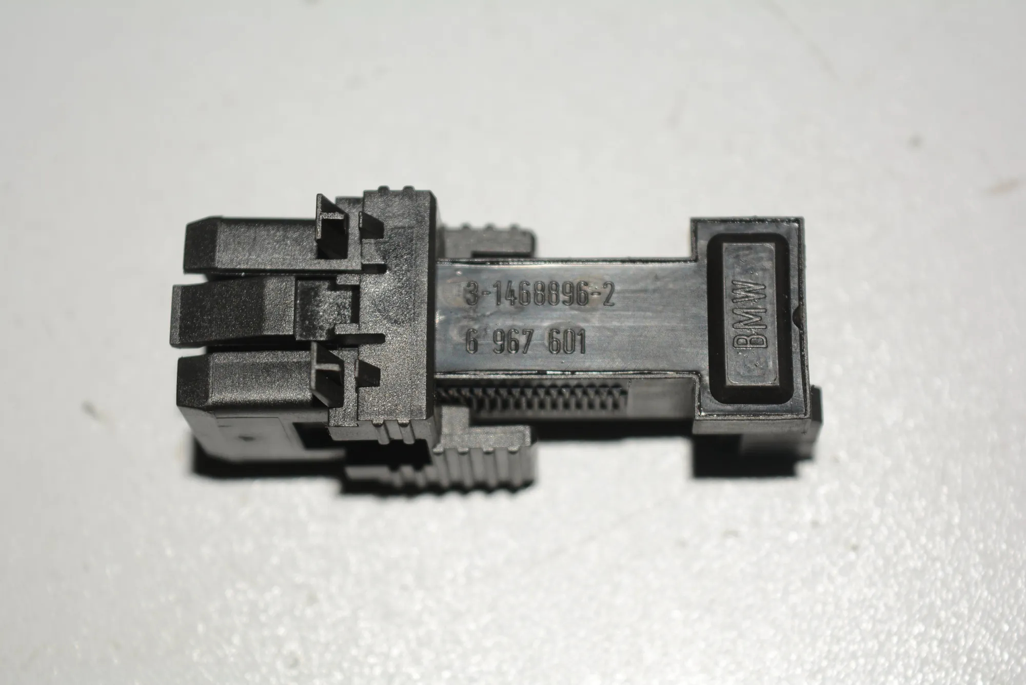 Other Control Units – OEM 6967601 · BMW 5 Touring (E61) 530 d 2006