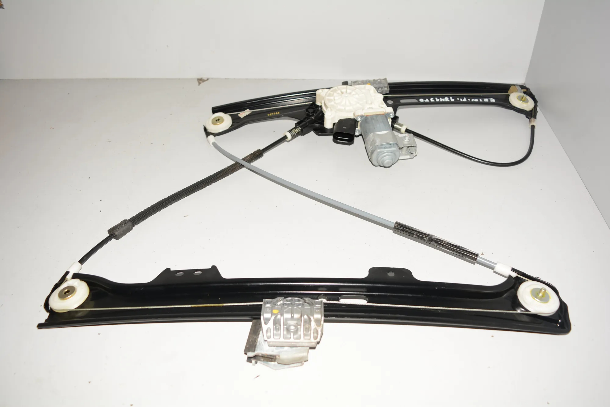 Front Right Door Window Regulator – OEM 70756687034352 · BMW 5 Touring (E61) 530 d 2006 – 2
