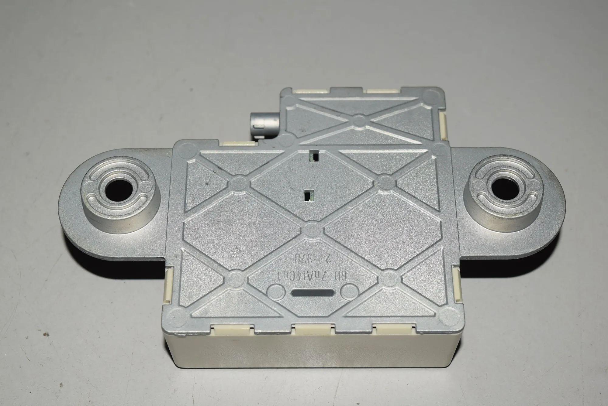 Antenna Amplifier – OEM 6935024 · BMW 5 (E60) BMW 5 (E60) 525 d 2006 – 3