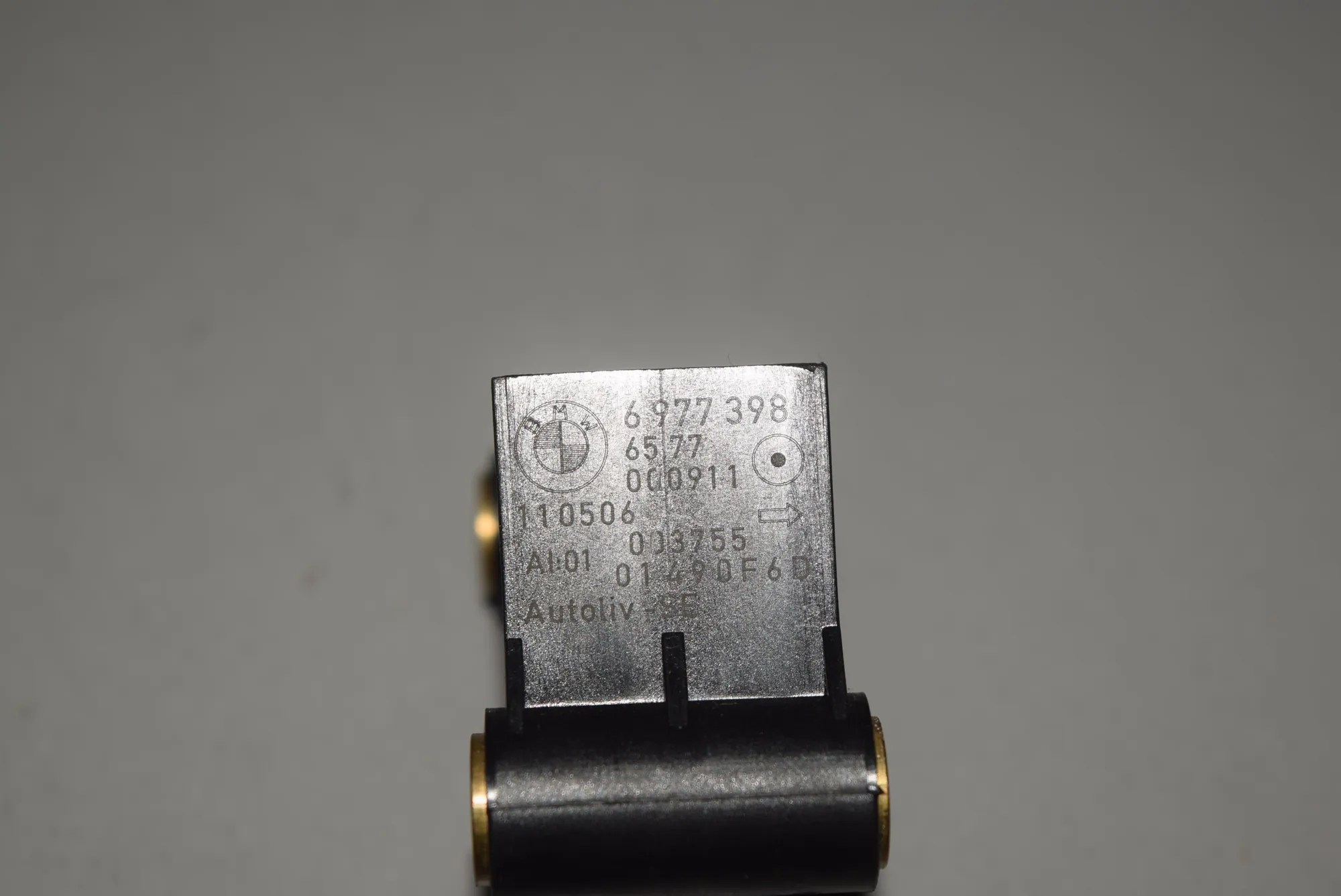 Front Right Impact Sensor – OEM 6977398 · BMW 5 (E60) BMW 5 (E60) 525 d 2006 – 3