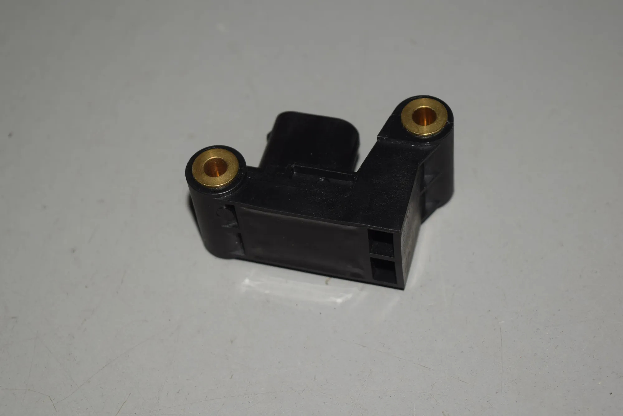 Front Right Impact Sensor – OEM 6977398 · BMW 5 (E60) BMW 5 (E60) 525 d 2006 – 2
