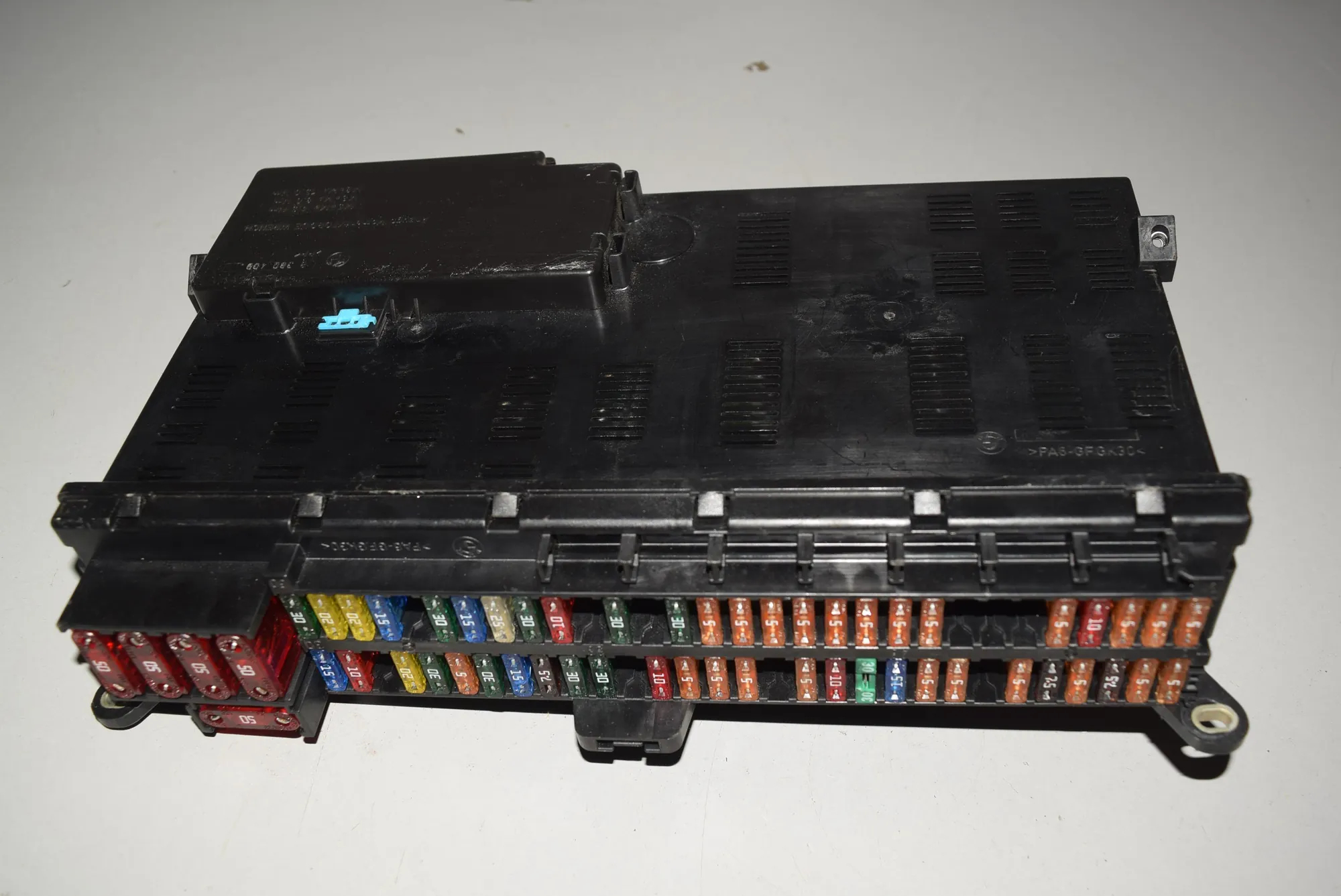 Fuse Box – OEM 8380407 · LAND ROVER RANGE ROVER III (L322) LAND ROVER RANGE ROVER III (L322) 4.4 4x4 2002 – 3