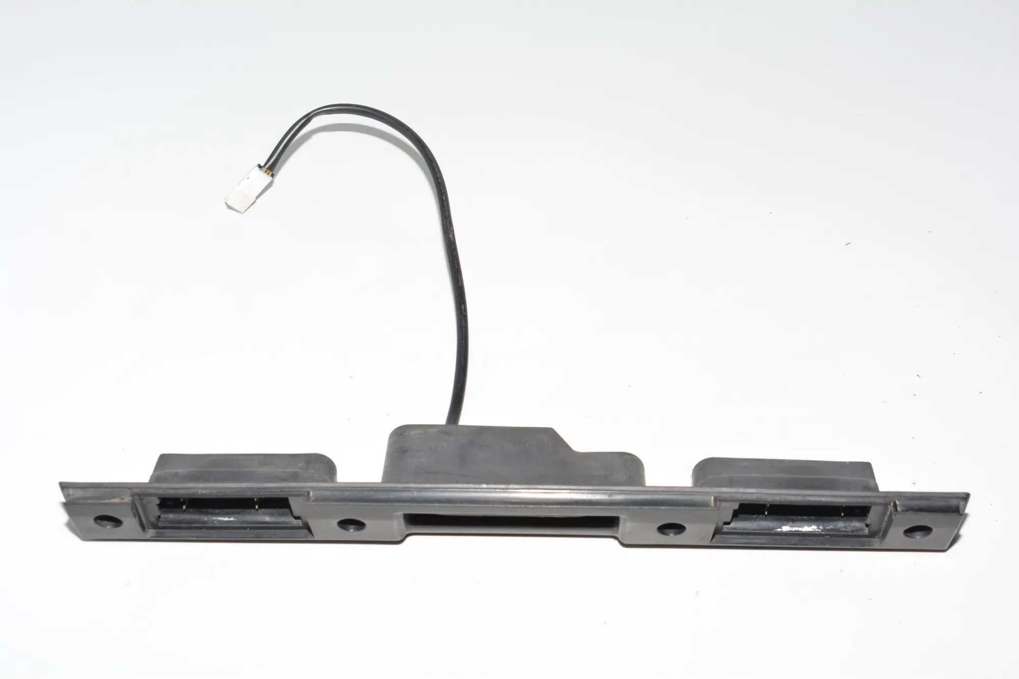 License Plate Lights – OEM 8265649 · LAND ROVER RANGE ROVER III (L322) LAND ROVER RANGE ROVER III (L322) 4.4 4x4 2002 – 3