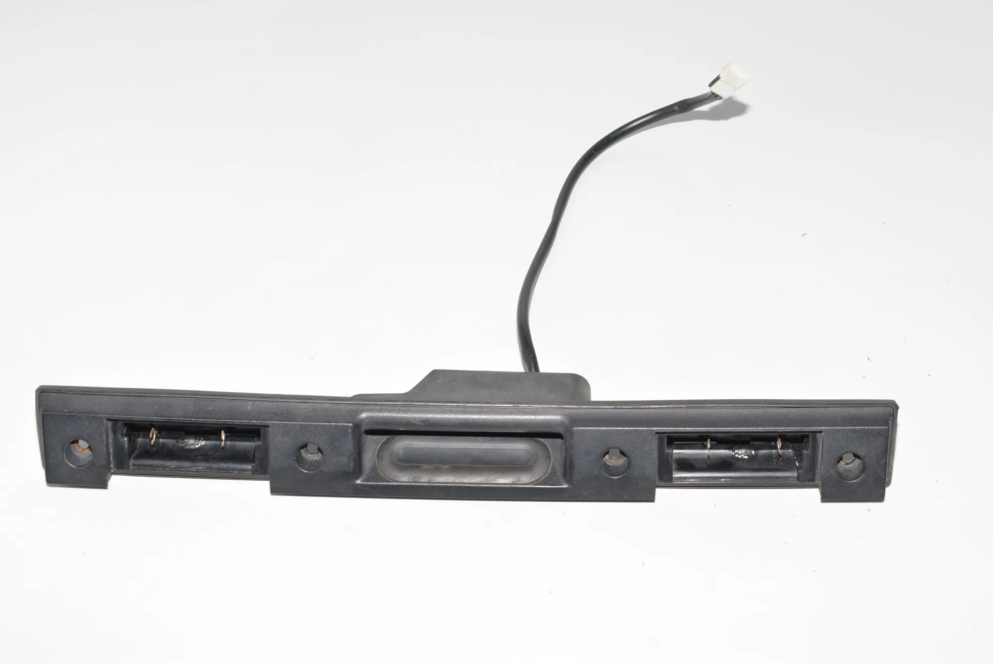 License Plate Lights – OEM 8265649 · LAND ROVER RANGE ROVER III (L322) LAND ROVER RANGE ROVER III (L322) 4.4 4x4 2002 – 2