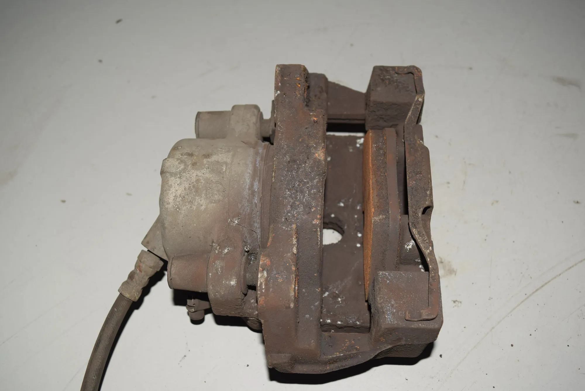 Front Right Brake Caliper · BMW 5 (E39) BMW 5 (E39) 525 i 2000