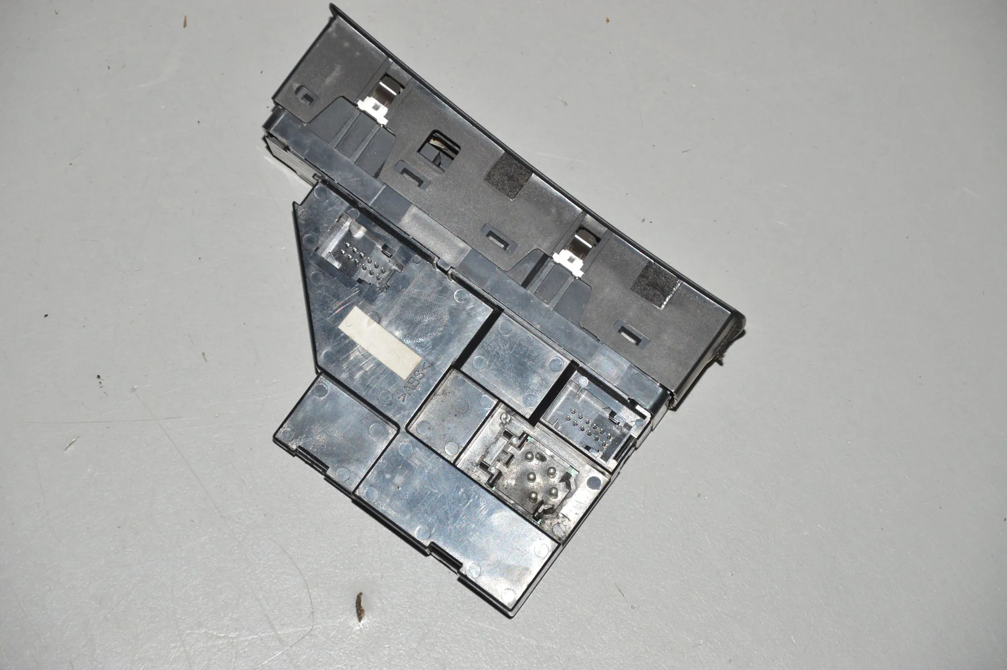 Front Left Door Window Switch – OEM 6925700 · BMW X5 (E53) 4.6 is 2002 – 3